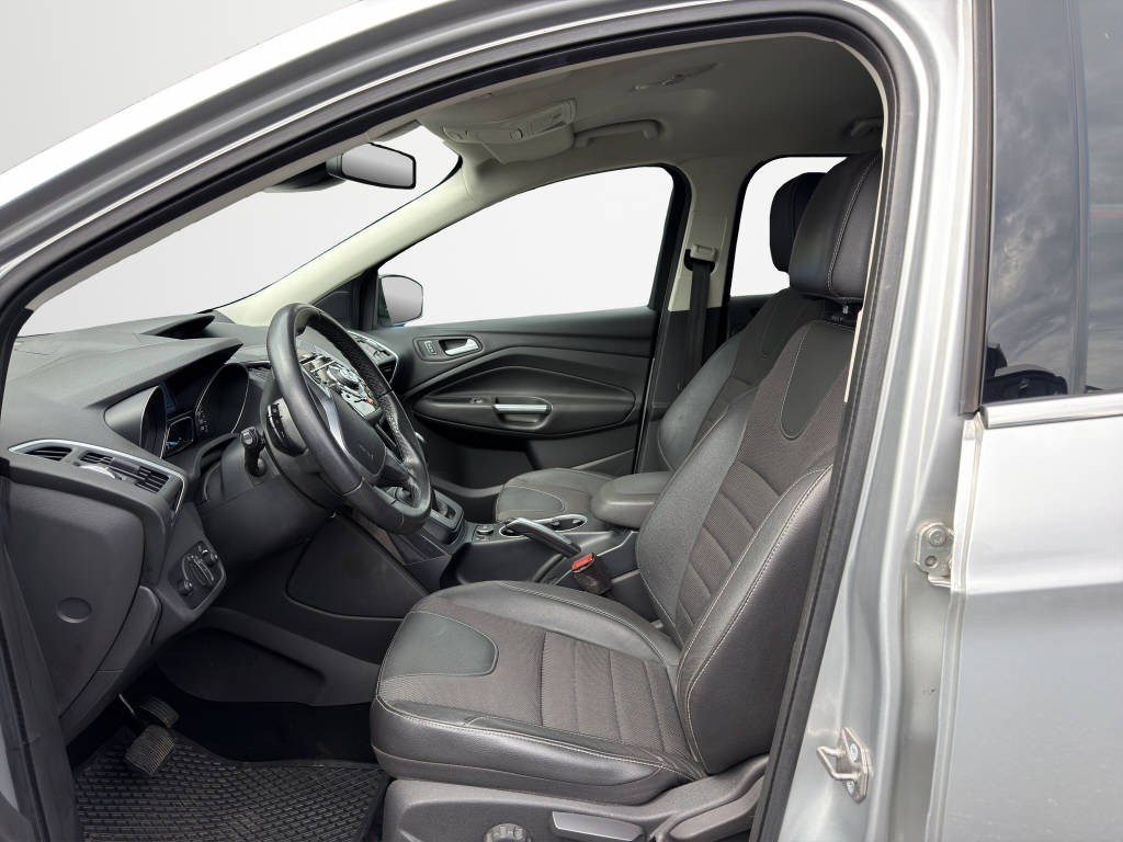 FORD Kuga 1.6 EcoB Titanium-image-8