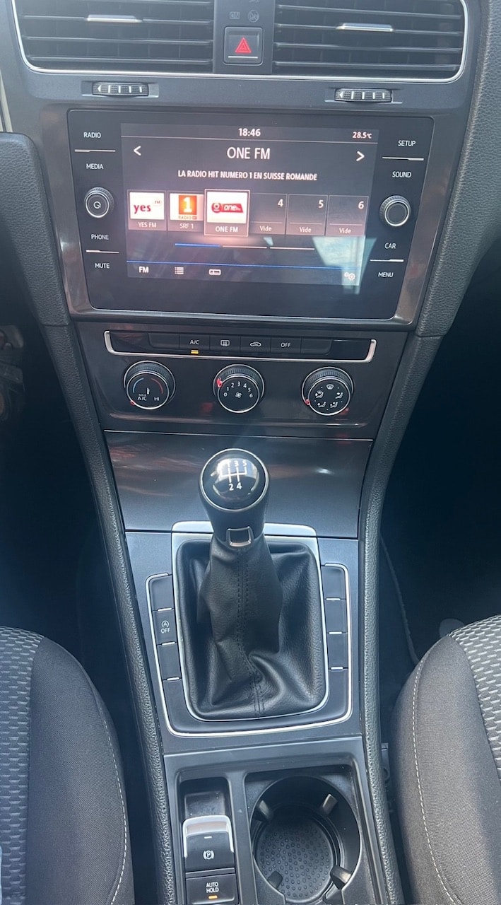 VW Golf 1.0 TSI Trendline-image-11