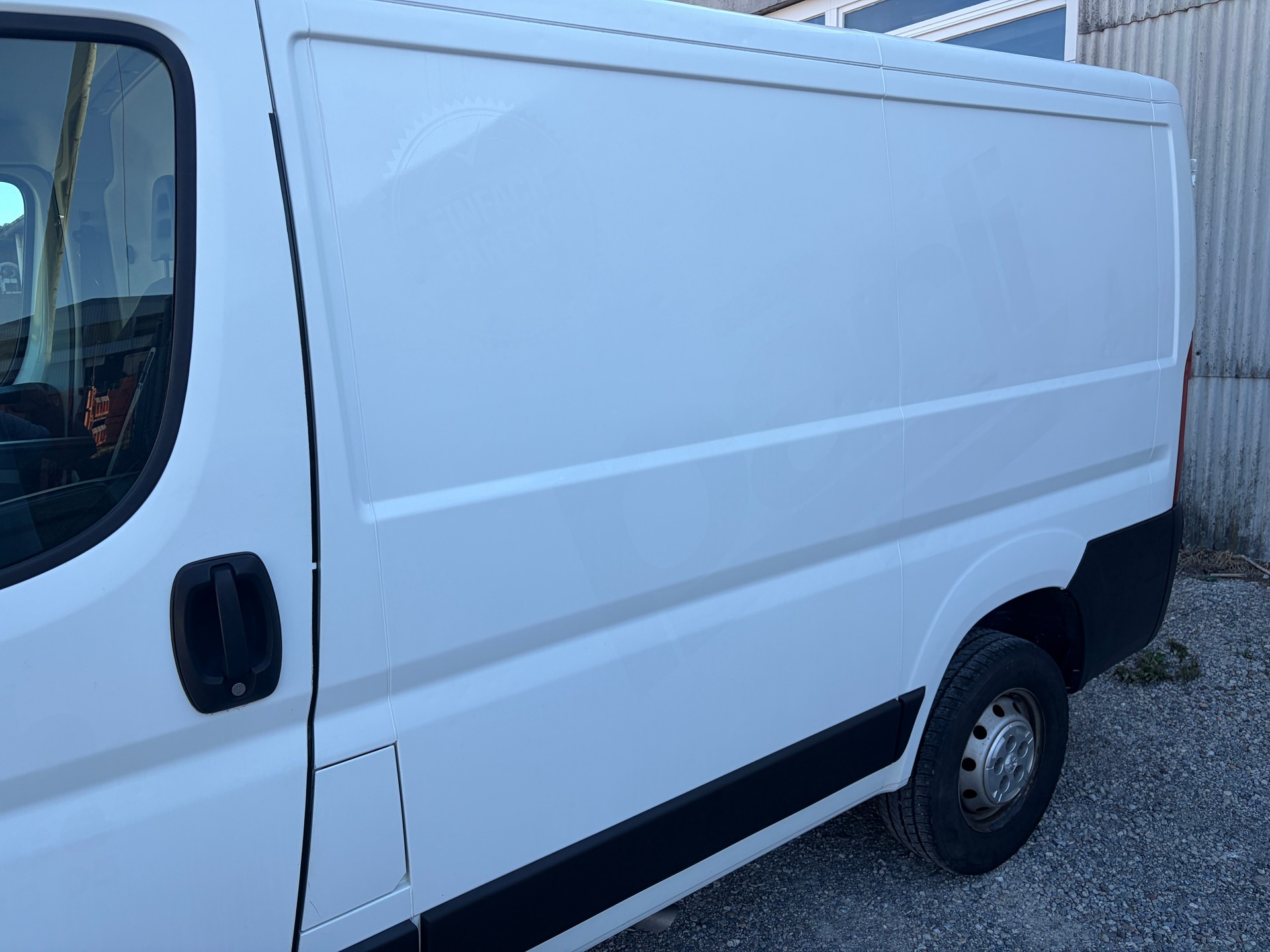 PEUGEOT Boxer 2.0 HDI 333 Active L1H1-image-4