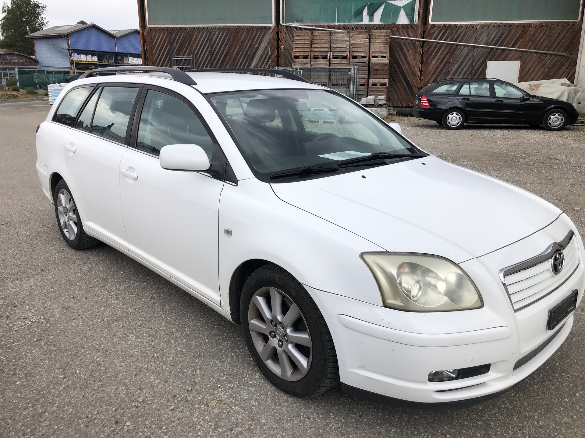 TOYOTA Avensis 2.0 D4 VVT-i Linea Sol Sportswagon-image-1