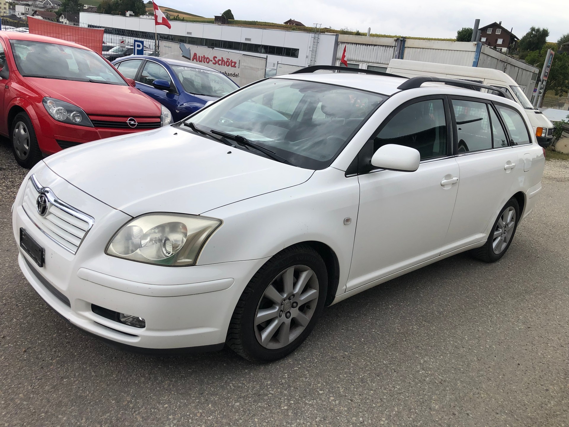 TOYOTA Avensis 2.0 D4 VVT-i Linea Sol Sportswagon-image-2
