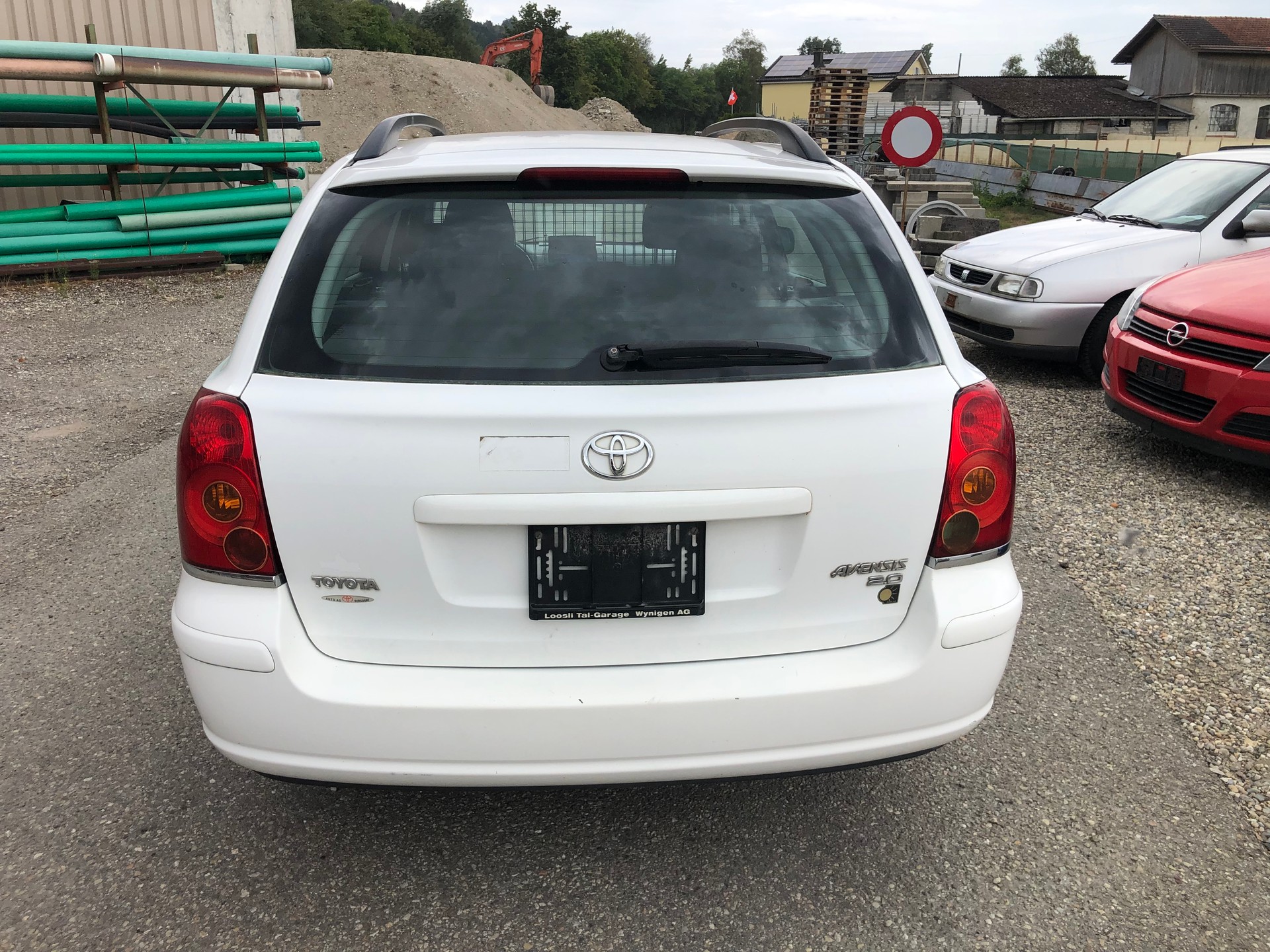 TOYOTA Avensis 2.0 D4 VVT-i Linea Sol Sportswagon-image-5