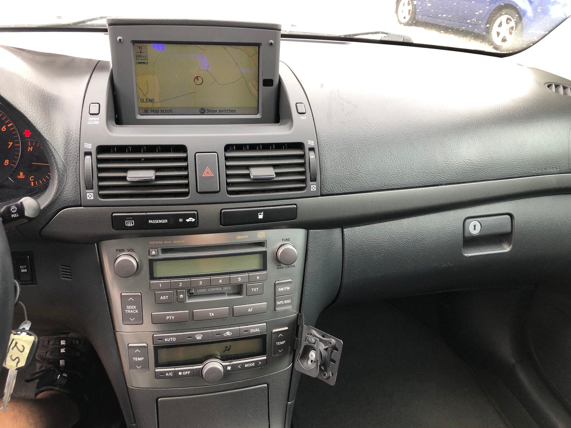 TOYOTA Avensis 2.0 D4 VVT-i Linea Sol Sportswagon-image-12