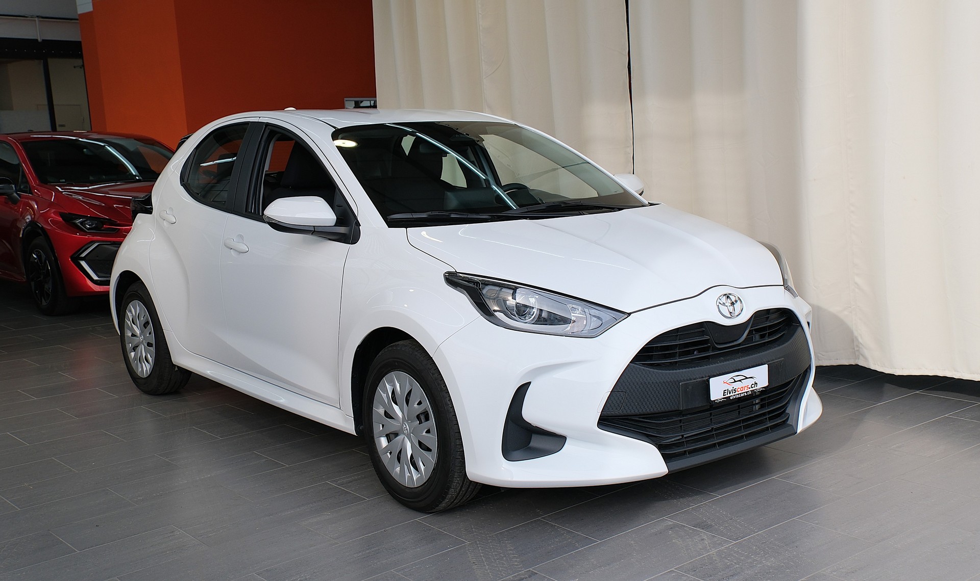 TOYOTA Yaris 1.5 Comfort e-CVT-image-1
