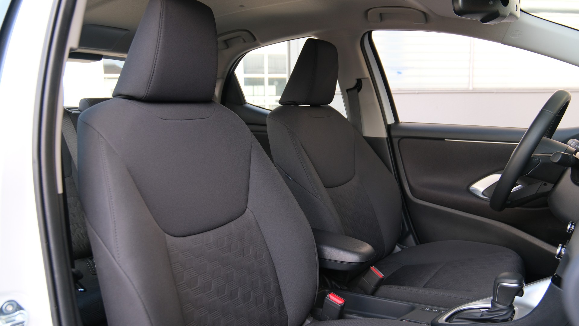 TOYOTA Yaris 1.5 Comfort e-CVT-image-20