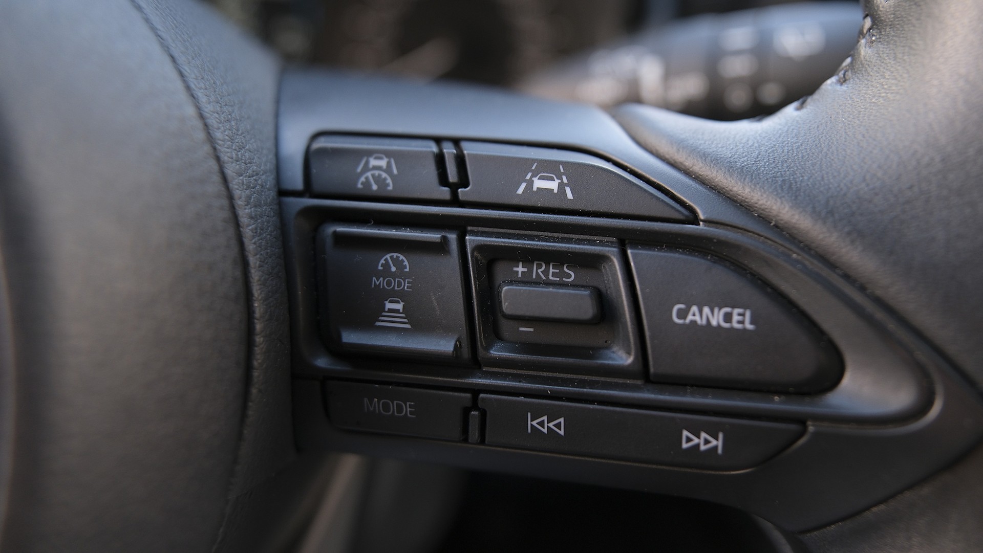 TOYOTA Yaris 1.5 Comfort e-CVT-image-22