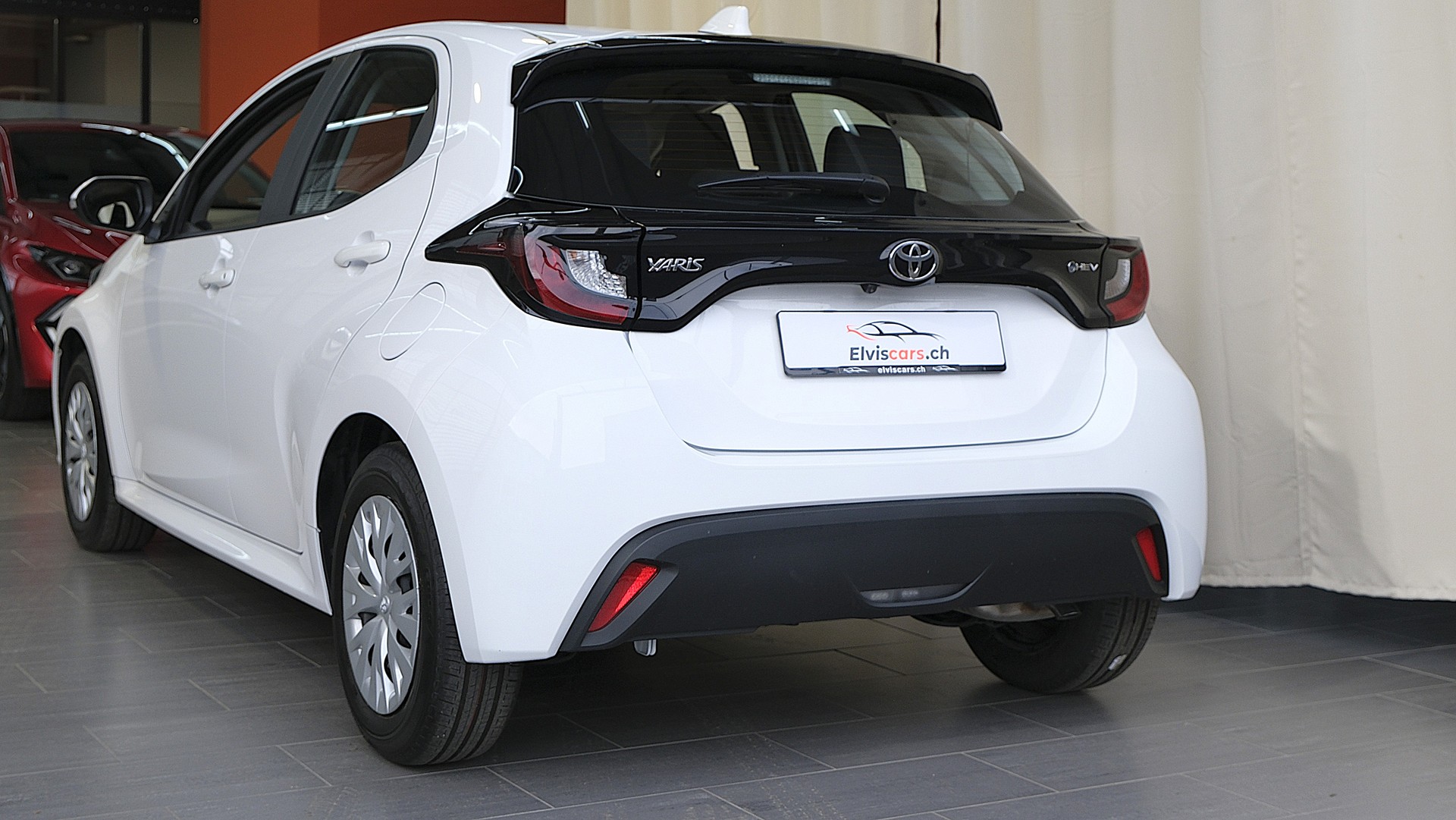 TOYOTA Yaris 1.5 Comfort e-CVT-image-12