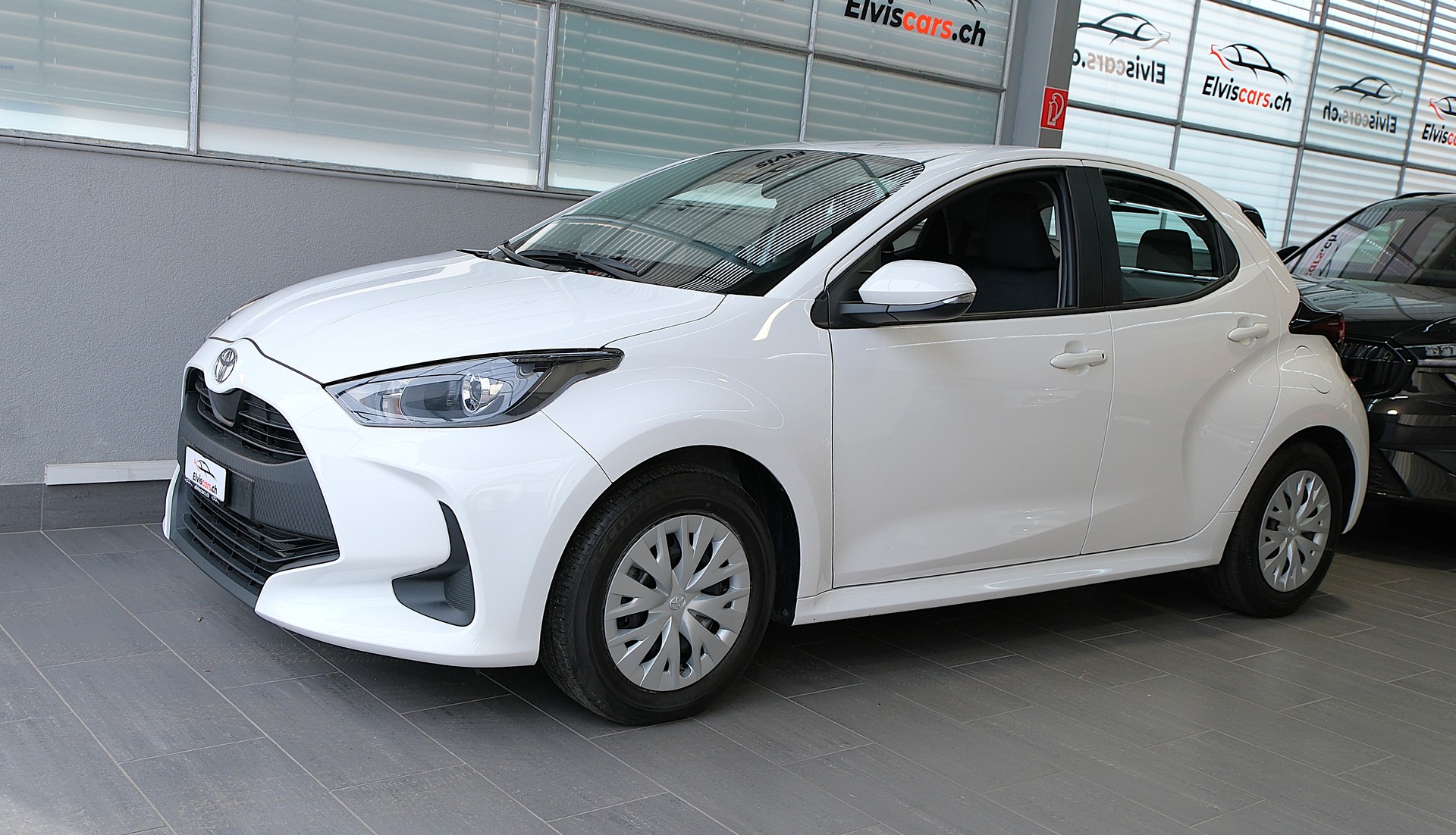 TOYOTA Yaris 1.5 Comfort e-CVT-image-8