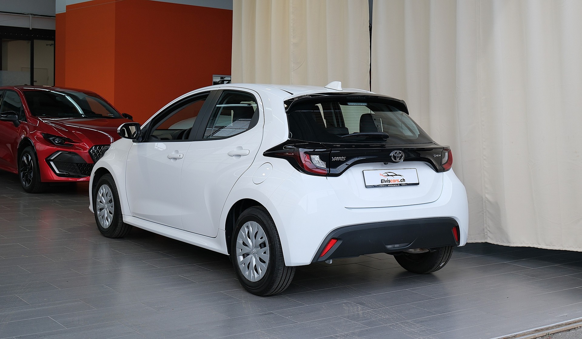 TOYOTA Yaris 1.5 Comfort e-CVT-image-11