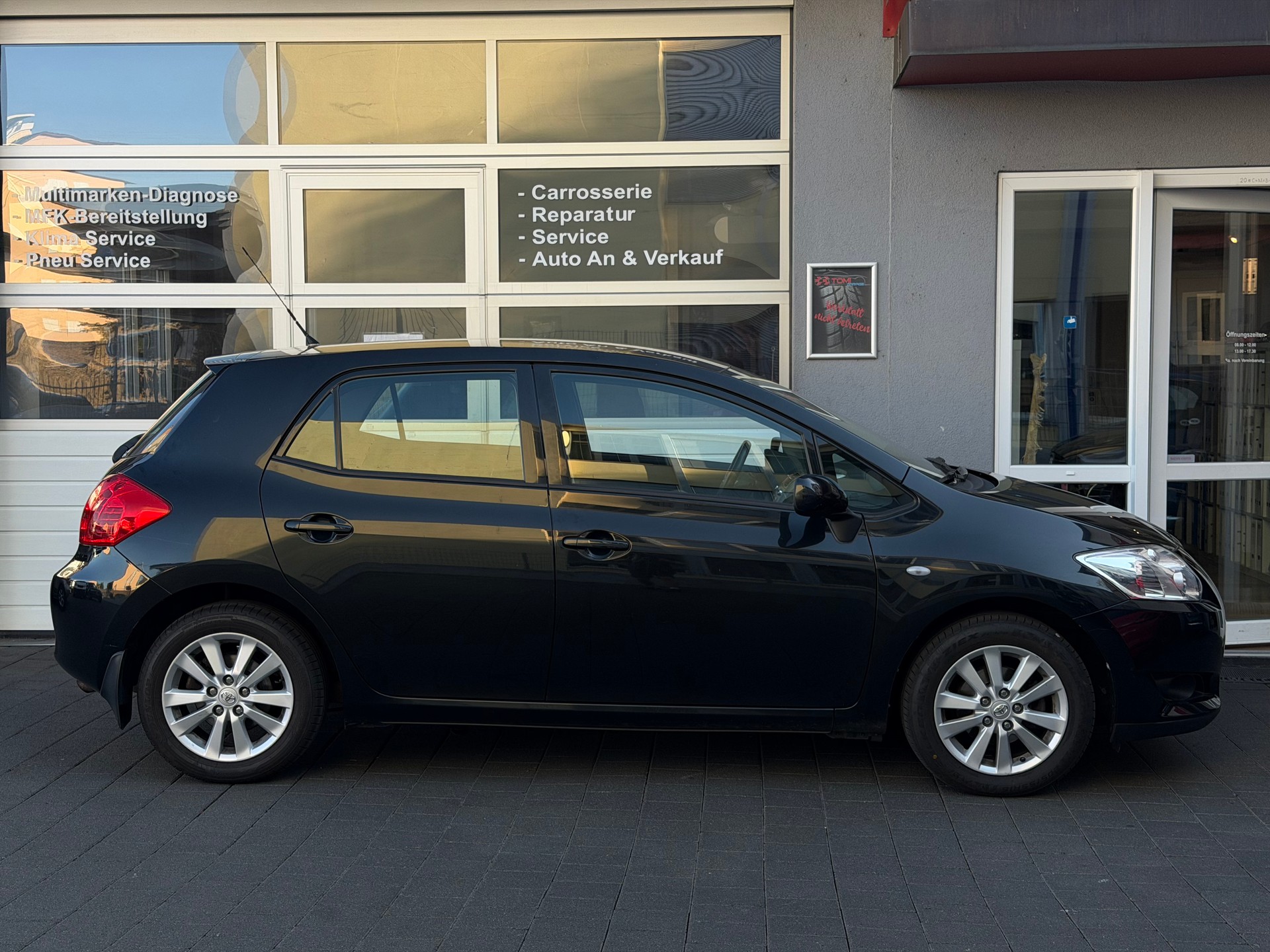 TOYOTA Toyota Auris 1.6 Style*Frisch ab MFK&Service*8-Fach Räder*Sparsam&Zuverlässig*-image-5