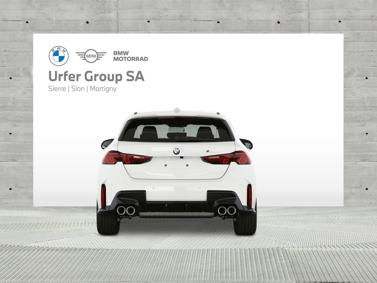 BMW M135 xDrive-showroom-element-3