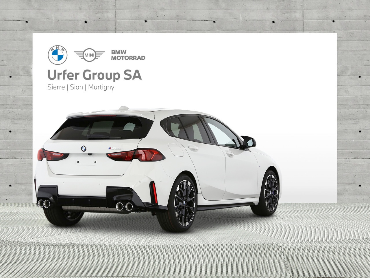 BMW M135 xDrive-showroom-element-1
