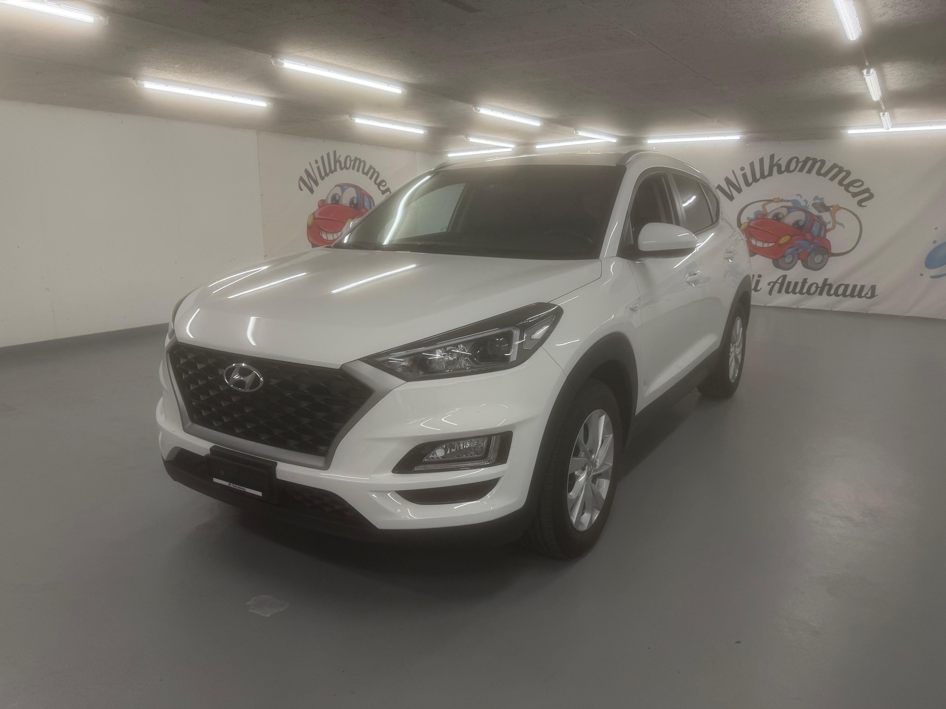 HYUNDAI Tucson 1.6 TGDI Amplia 2WD DCT-image-0