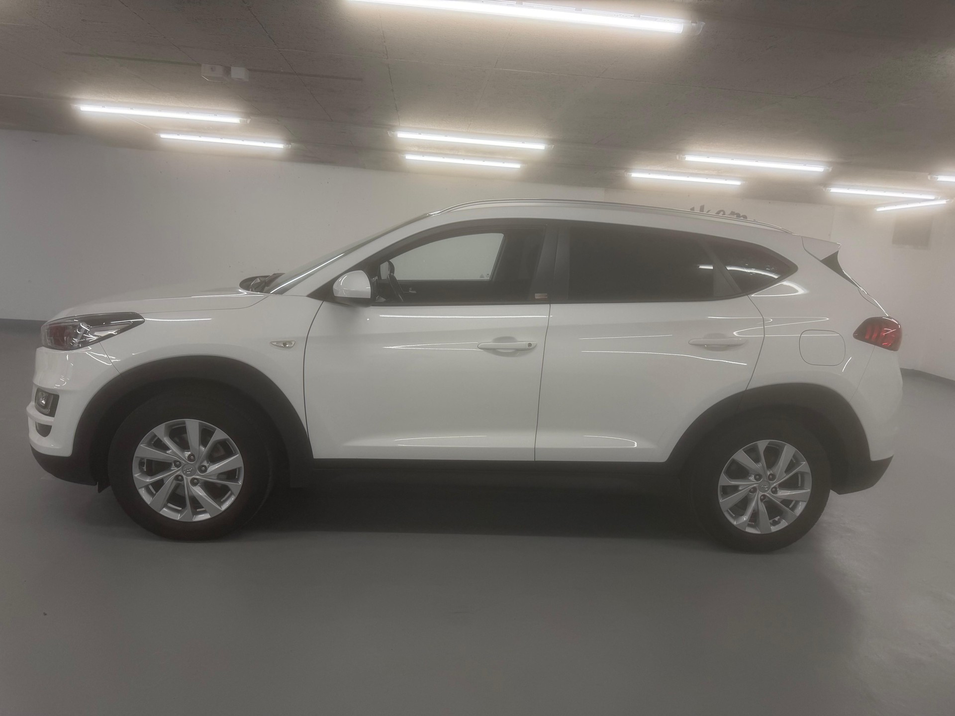 HYUNDAI Tucson 1.6 TGDI Amplia 2WD DCT-image-4