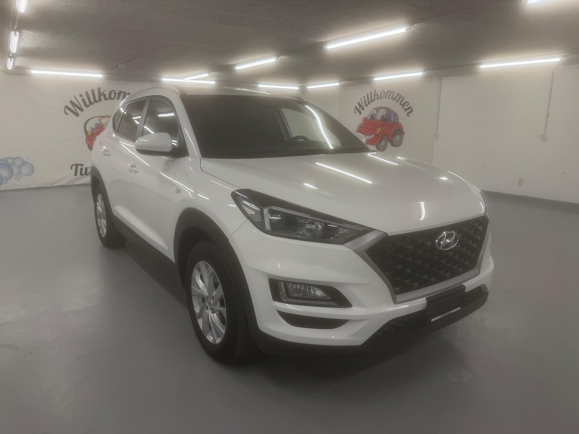 HYUNDAI Tucson 1.6 TGDI Amplia 2WD DCT-image-1