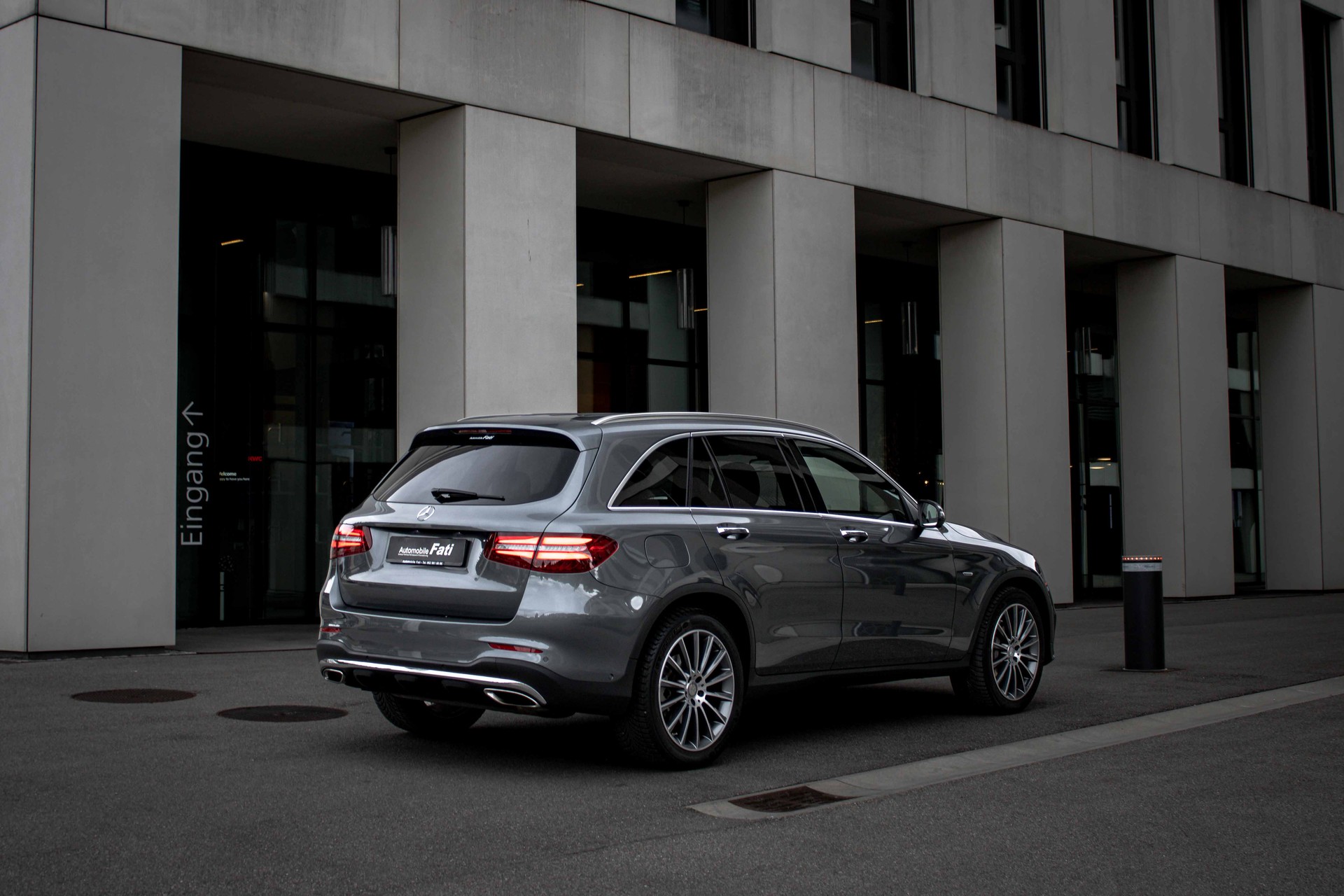 MERCEDES-BENZ GLC 250 AMG Line Edition 1 4Matic 9G-Tronic-image-6