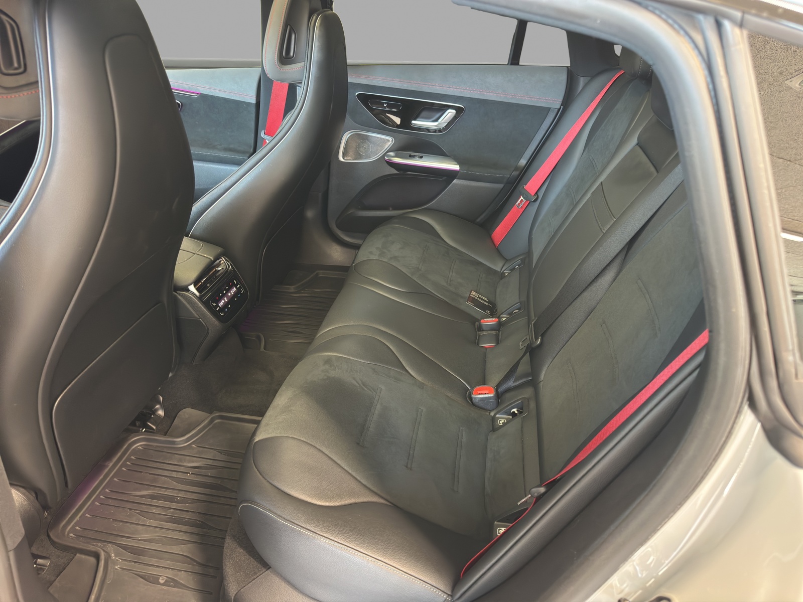MERCEDES-BENZ EQE 43 AMG 4 Matic-image-13