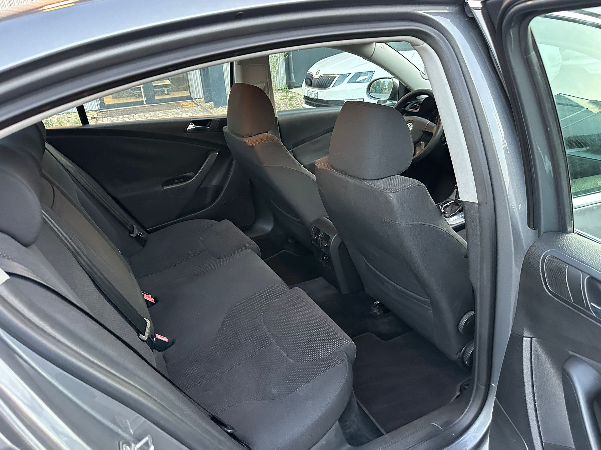 VW Passat 2.0 TDI Comfortline-image-10
