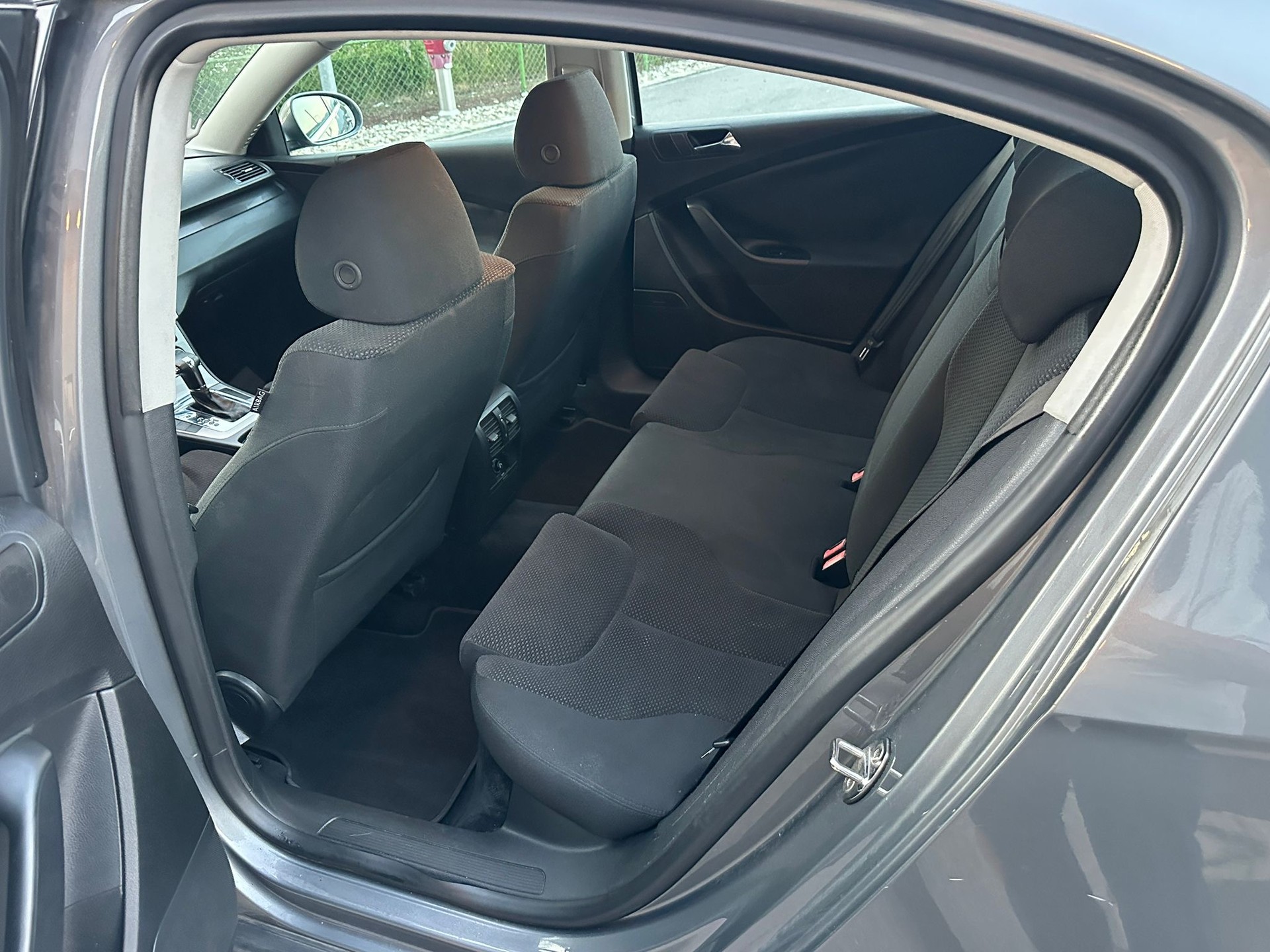 VW Passat 2.0 TDI Comfortline-image-11