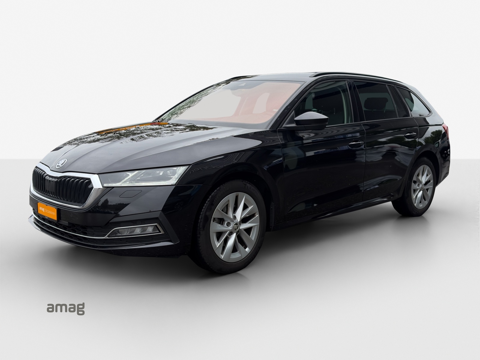 SKODA Octavia Combi 2.0 TDI DSG Style-image-0