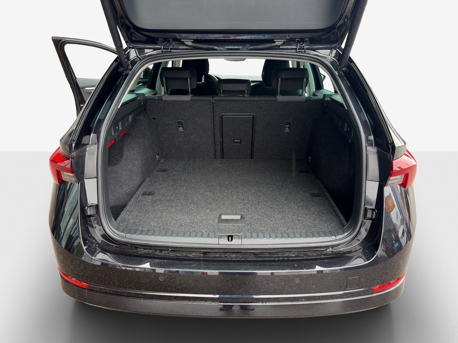 SKODA Octavia Combi 2.0 TDI DSG Style-image-12