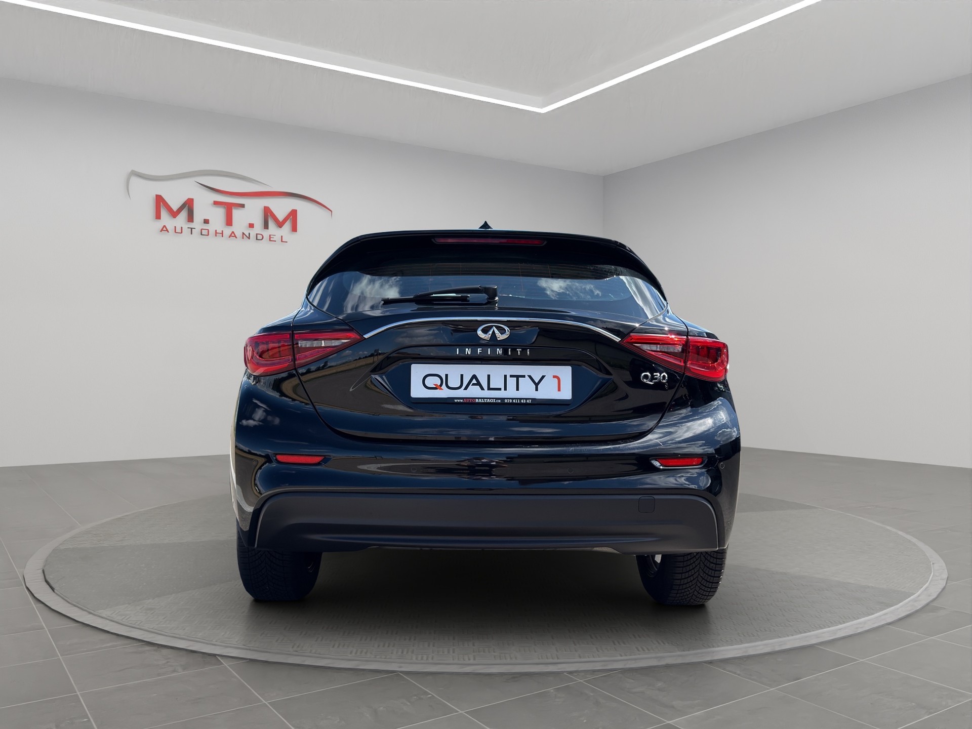 INFINITI Q30 1.5d Business Executive FWD-image-9