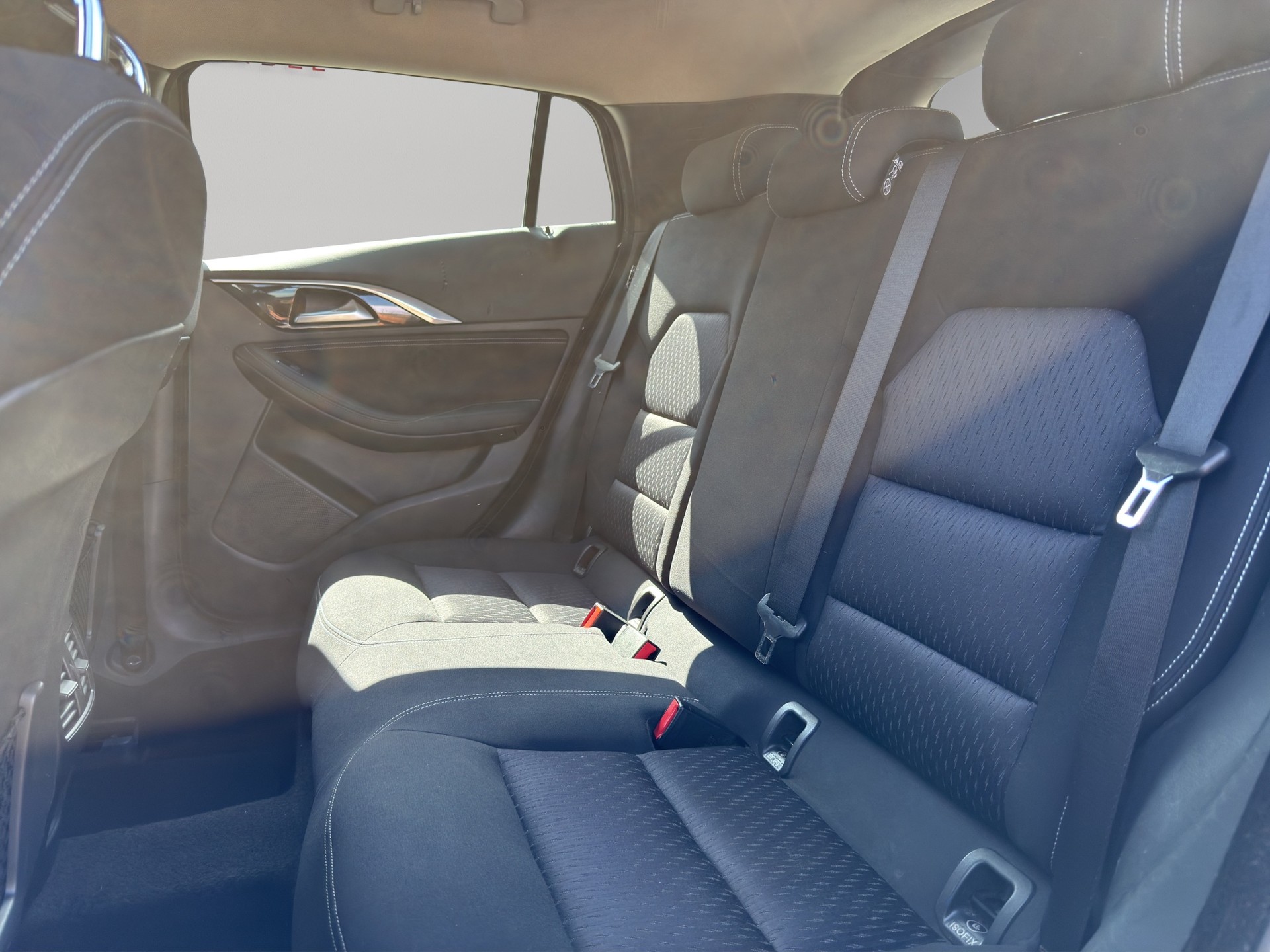 INFINITI Q30 1.5d Business Executive FWD-image-17