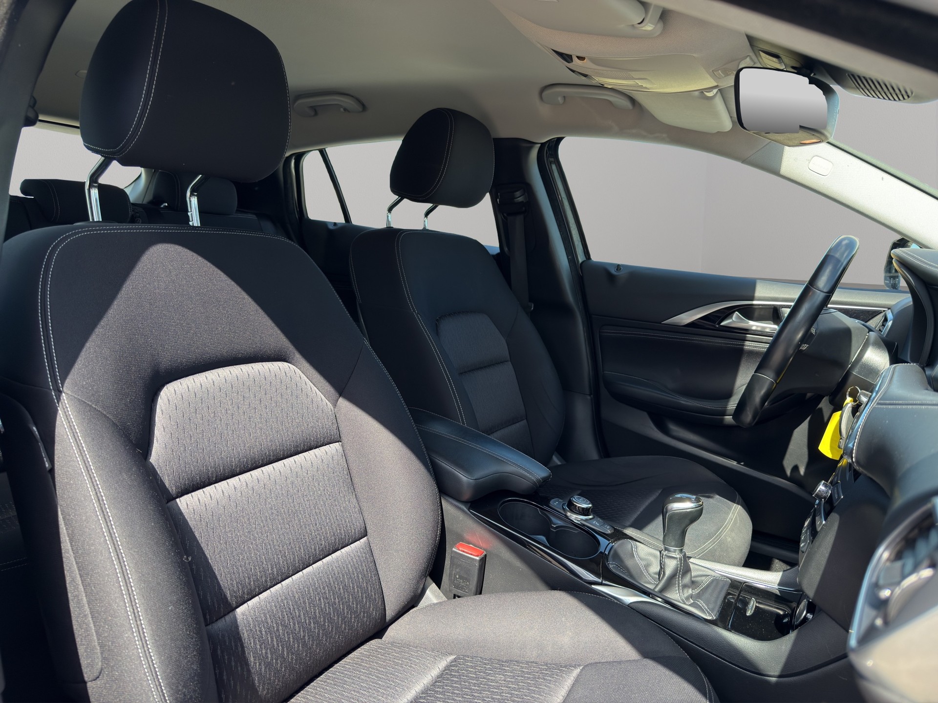 INFINITI Q30 1.5d Business Executive FWD-image-21