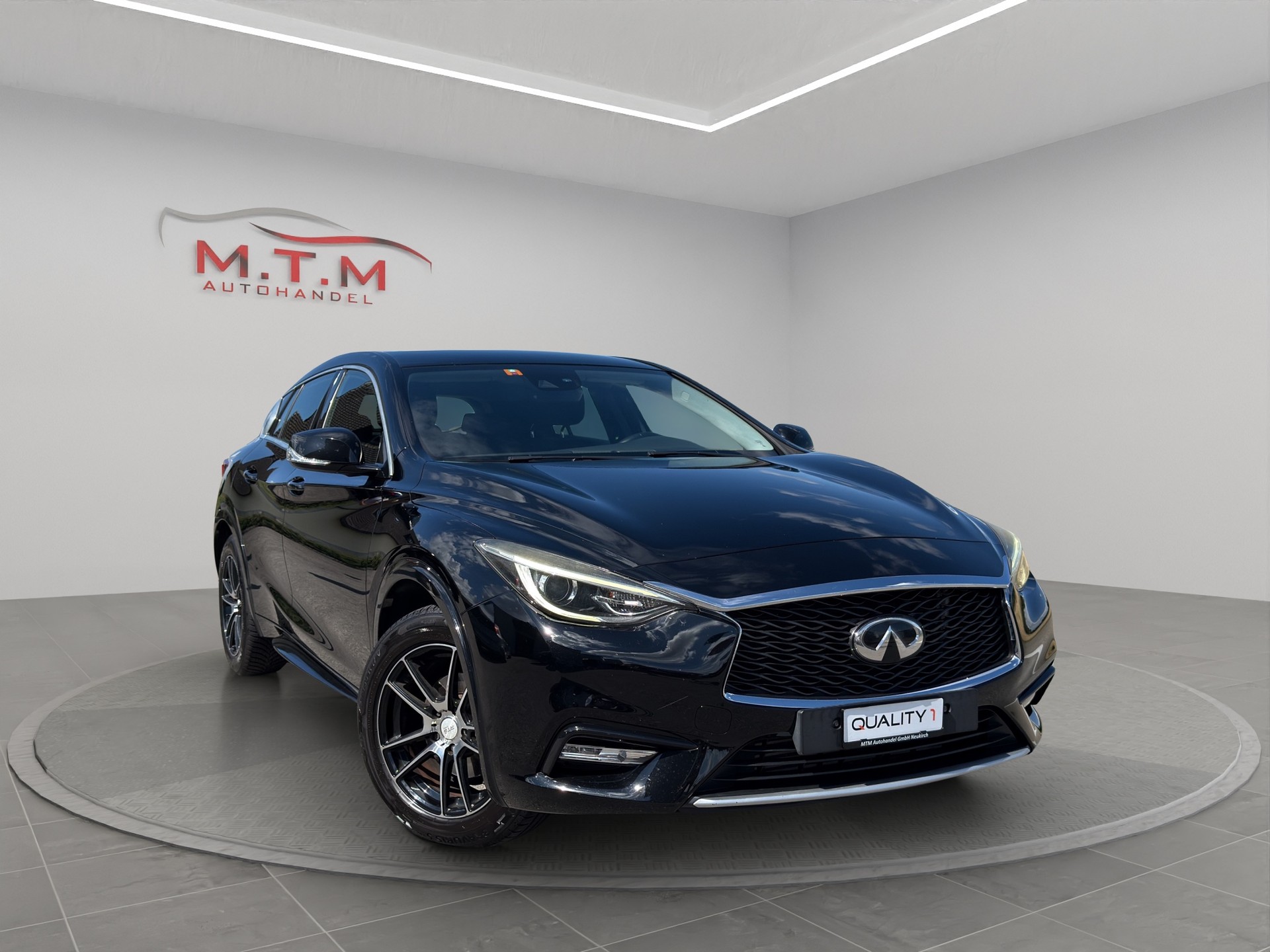 INFINITI Q30 1.5d Business Executive FWD