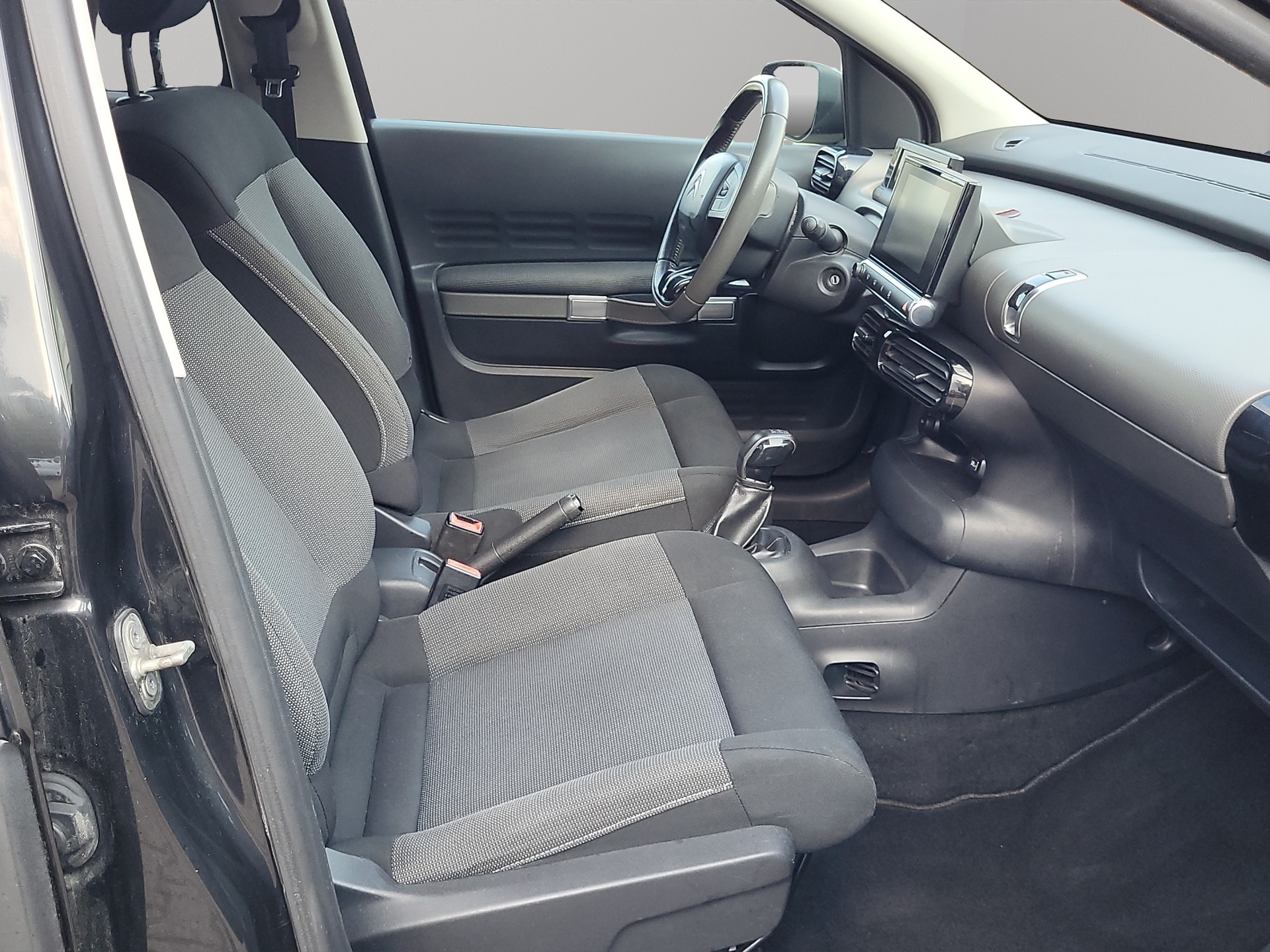 CITROEN C4 Cactus 1.2 VTi Shine-image-10