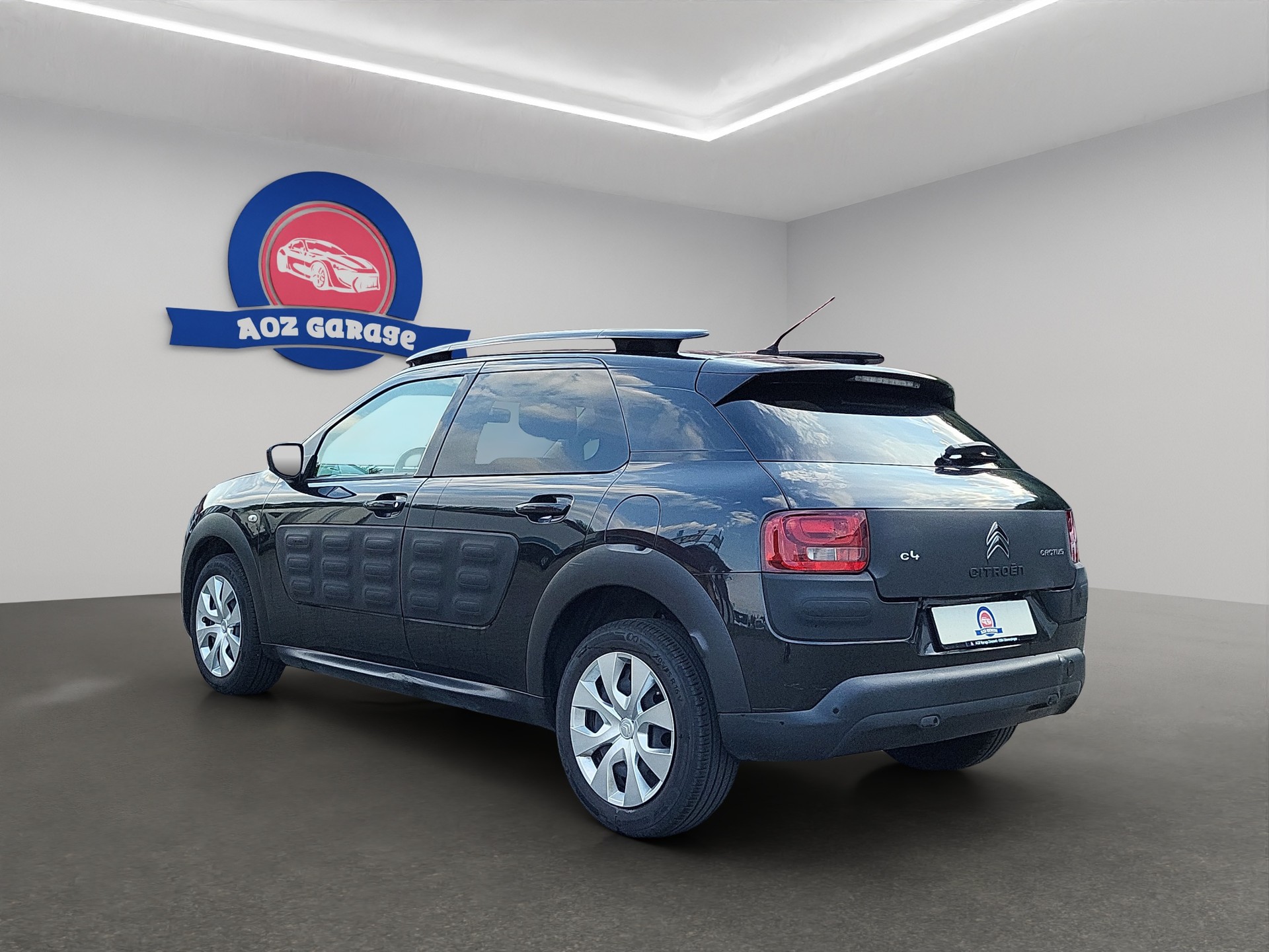 CITROEN C4 Cactus 1.2 VTi Shine-image-2