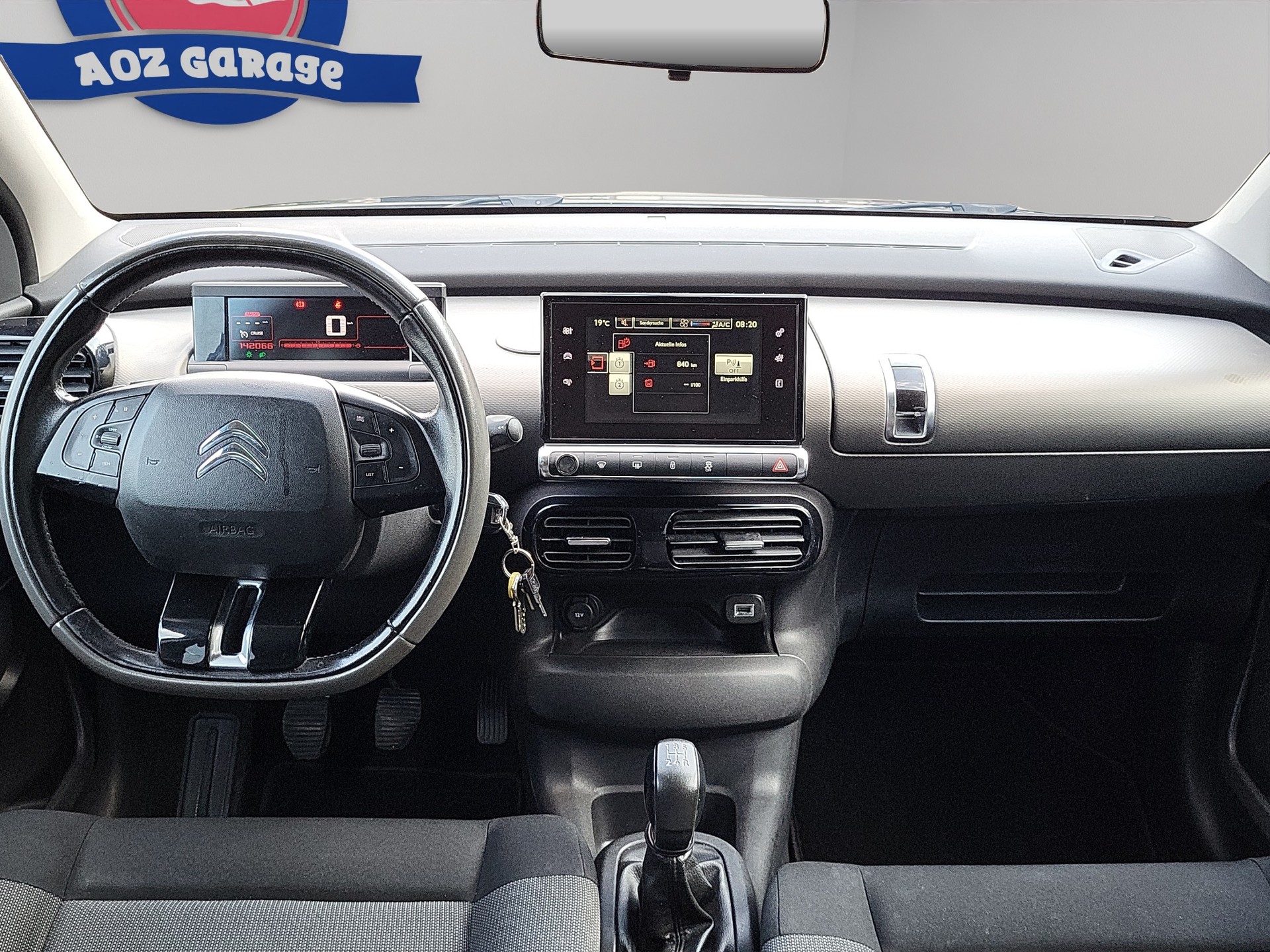 CITROEN C4 Cactus 1.2 VTi Shine-image-8