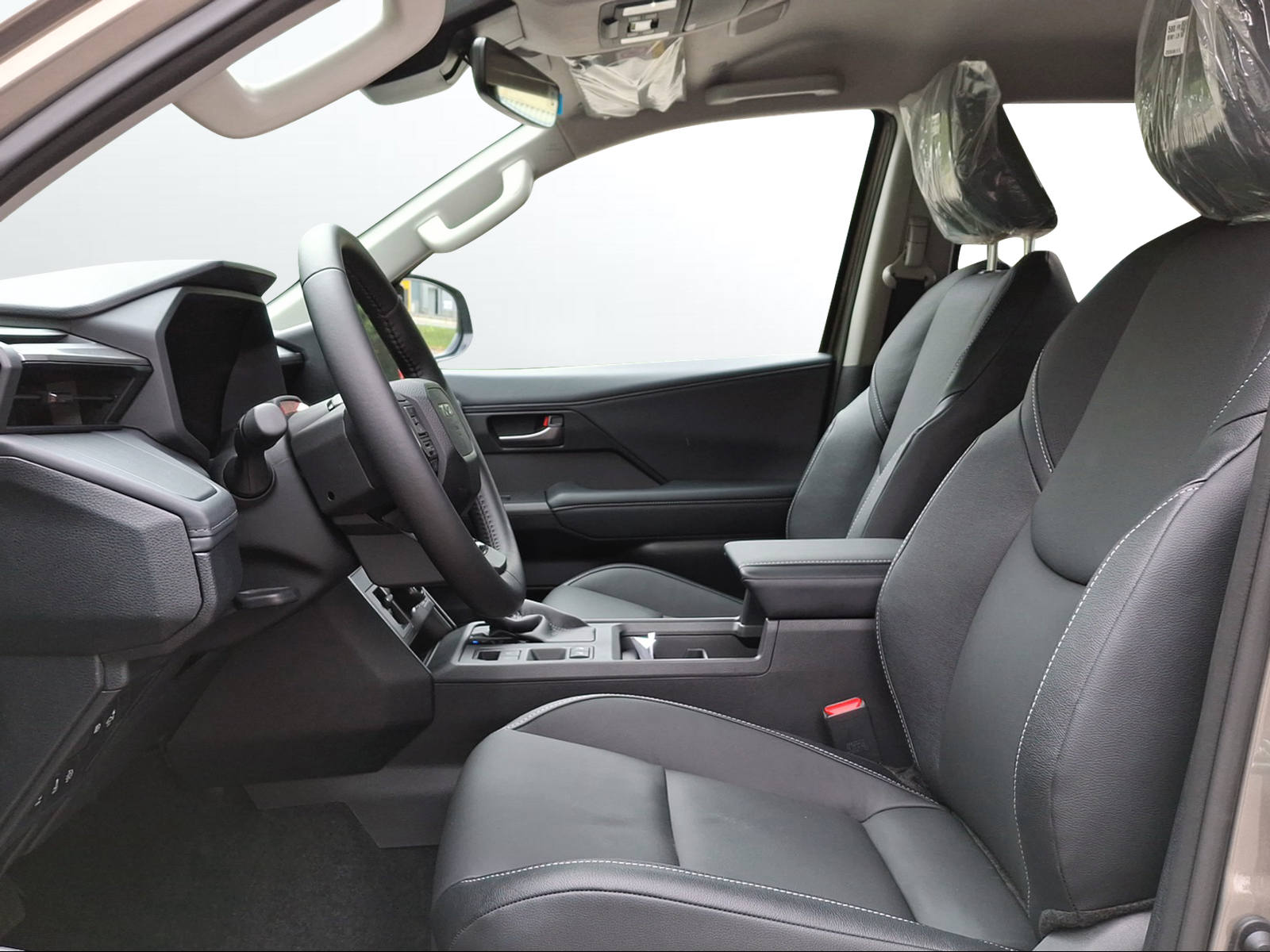 TOYOTA Hilux 2.8d MHEV Invincible Double Cab 4x4-image-7
