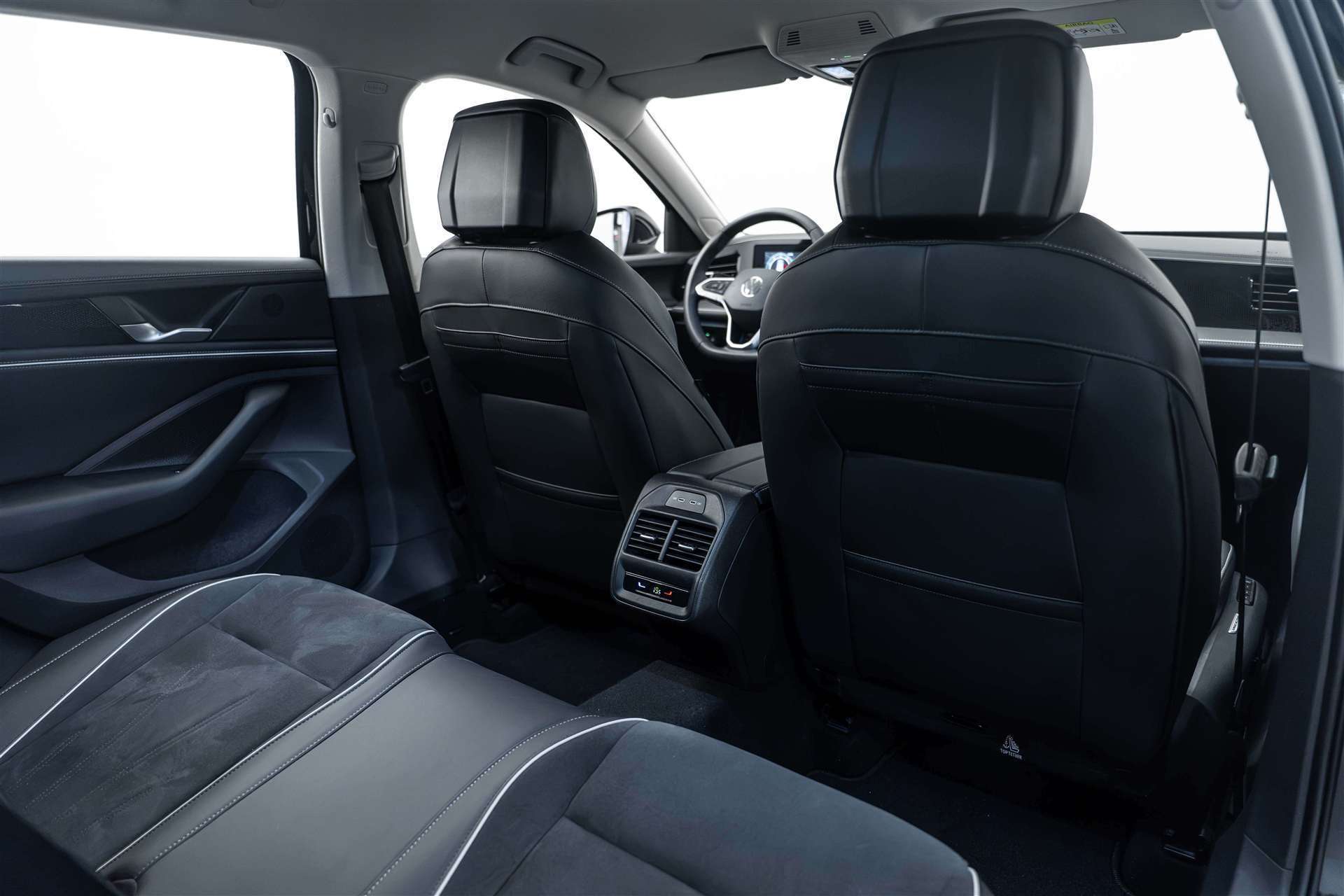 VW VW Passat Variant 2.0 TDI evo Business DSG-image-12
