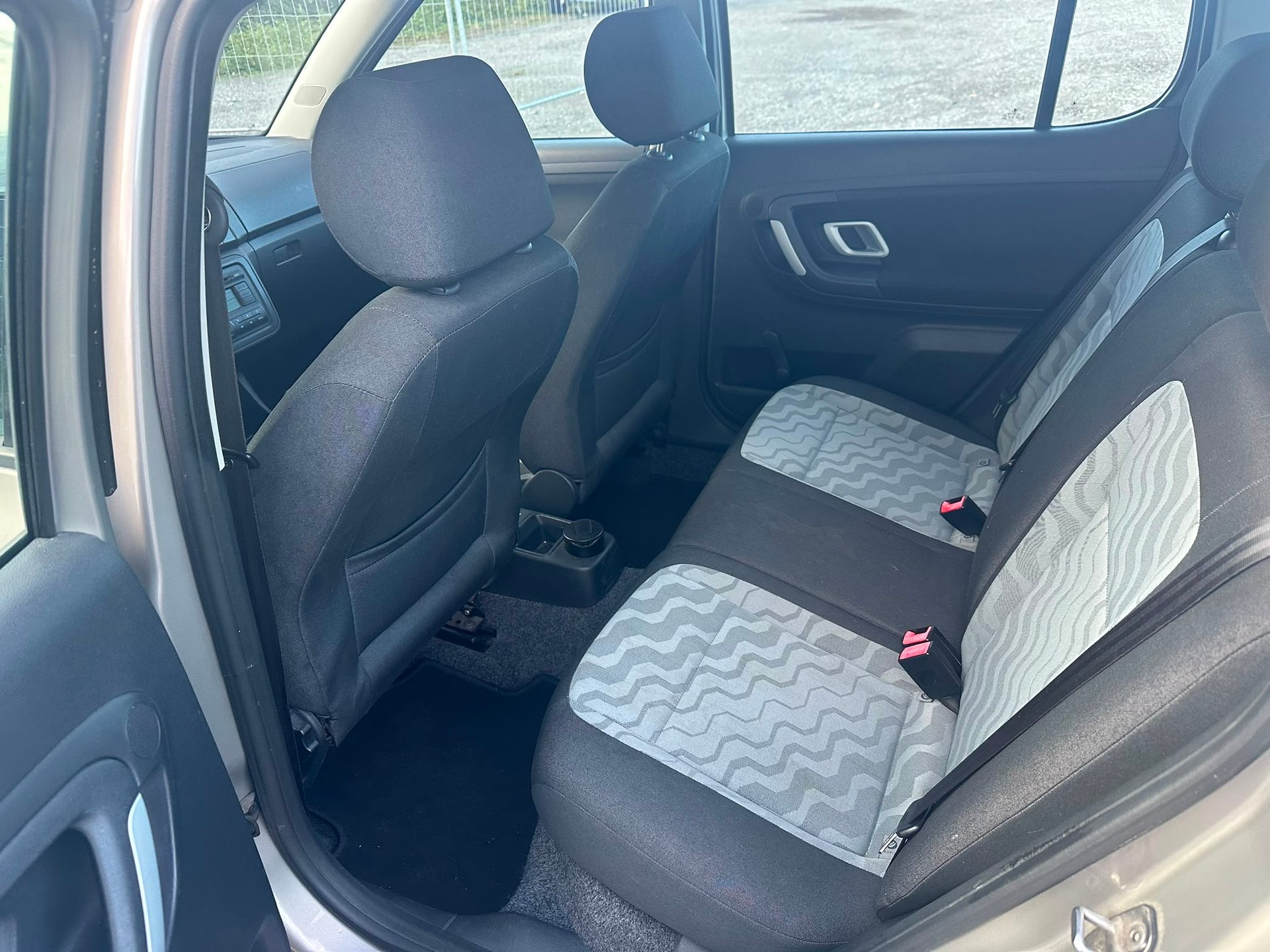 SKODA Fabia 1.2 Entry-image-13