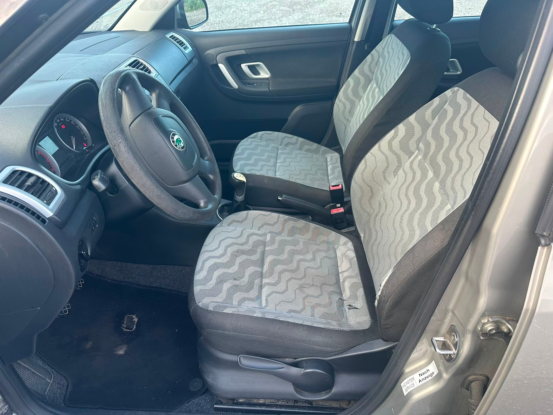 SKODA Fabia 1.2 Entry-image-12