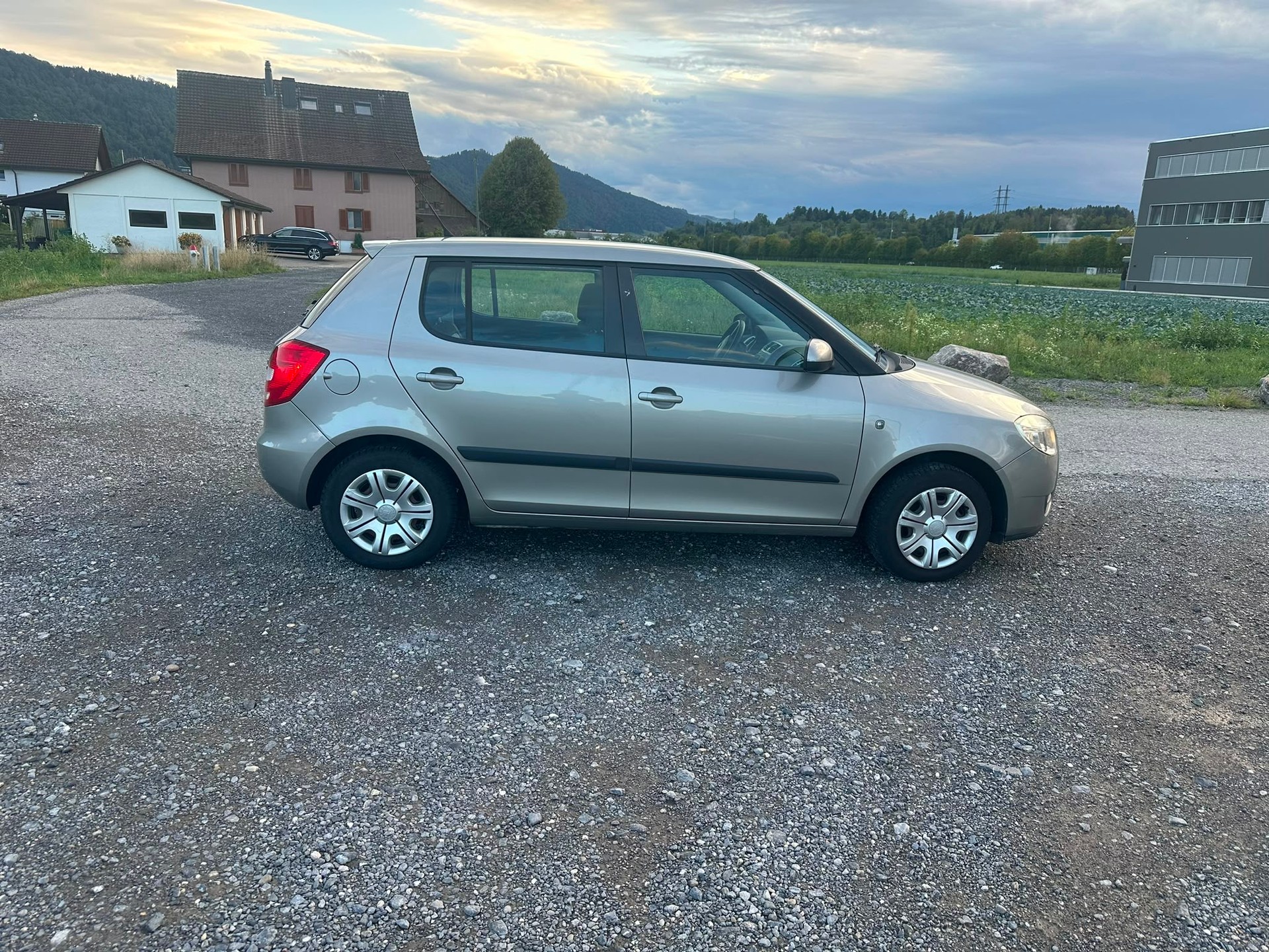 SKODA Fabia 1.2 Entry-image-6