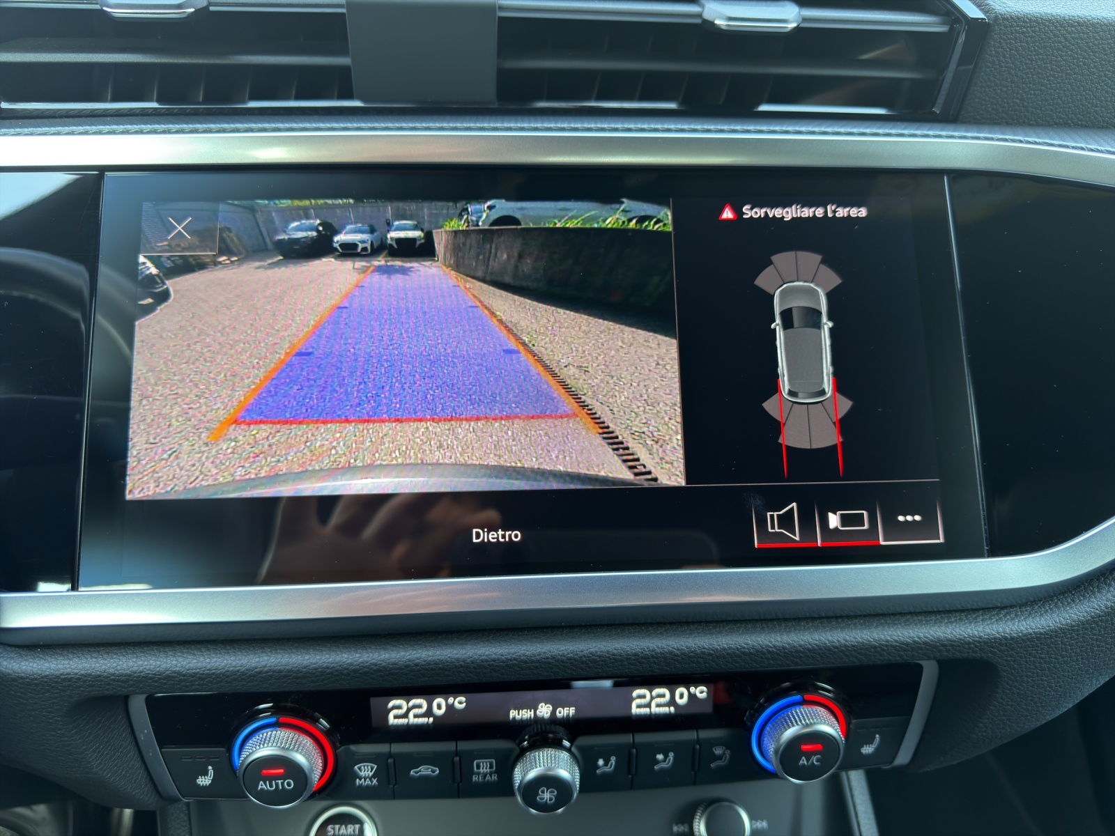 AUDI Q3 45 TFSI S line quattro S-tronic-image-13
