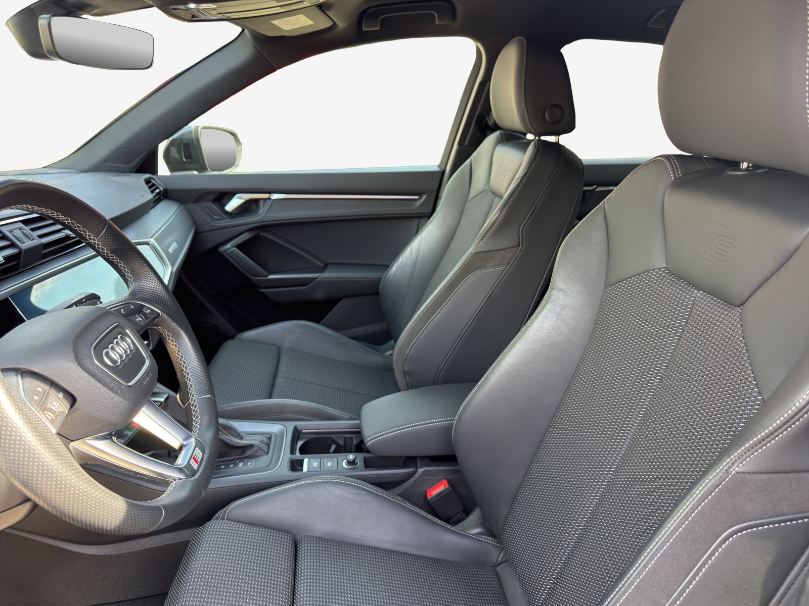 AUDI Q3 45 TFSI S line quattro S-tronic-image-7