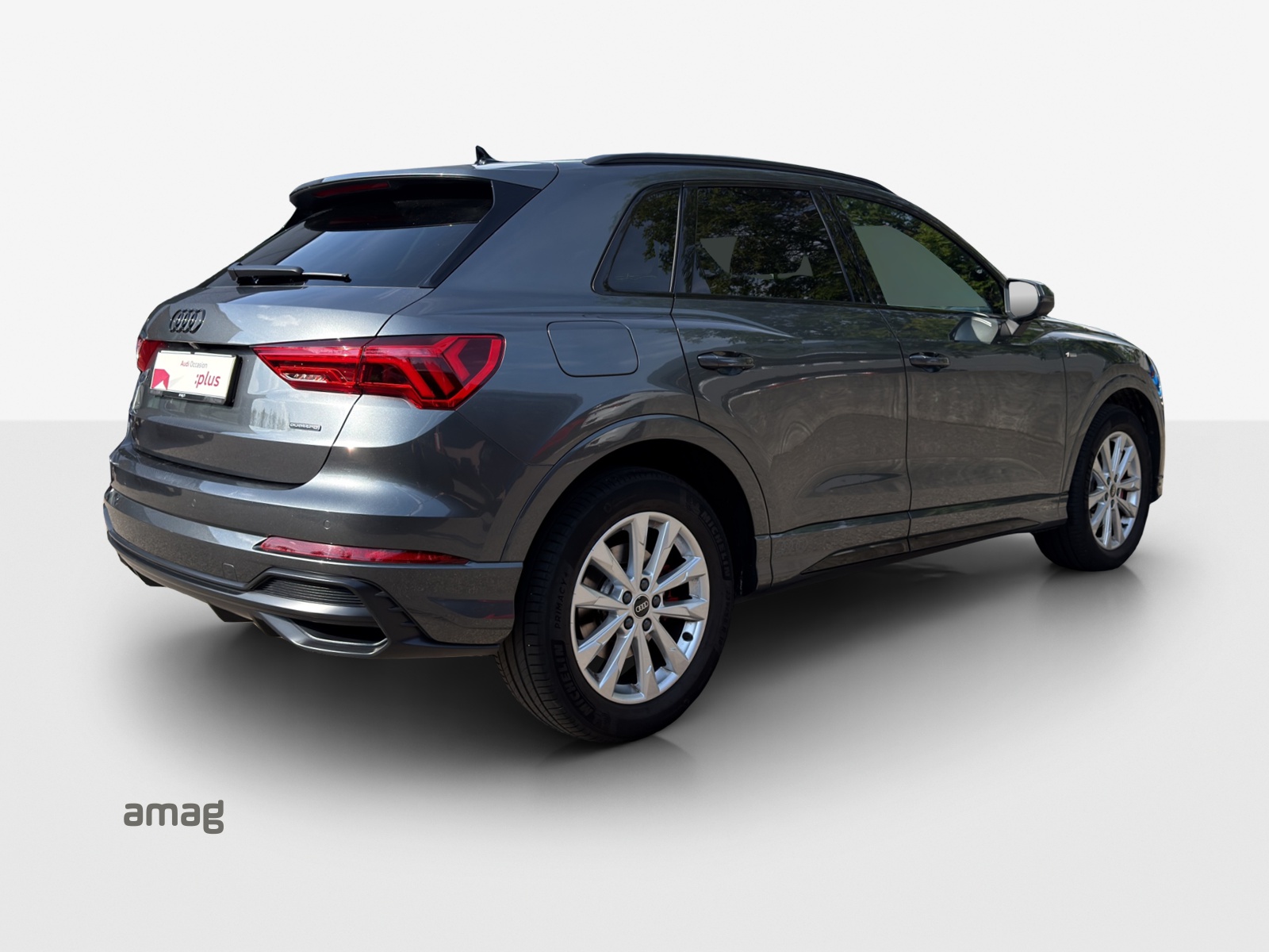 AUDI Q3 45 TFSI S line quattro S-tronic-image-4