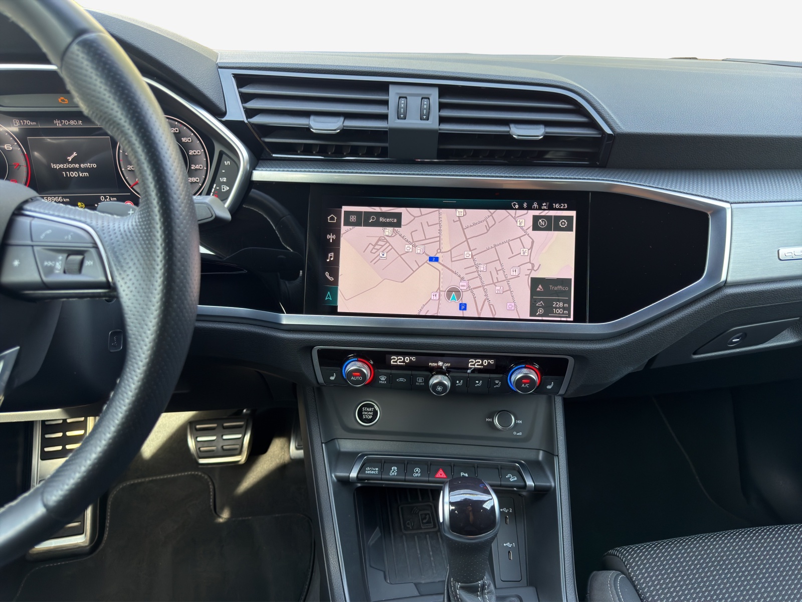 AUDI Q3 45 TFSI S line quattro S-tronic-image-10