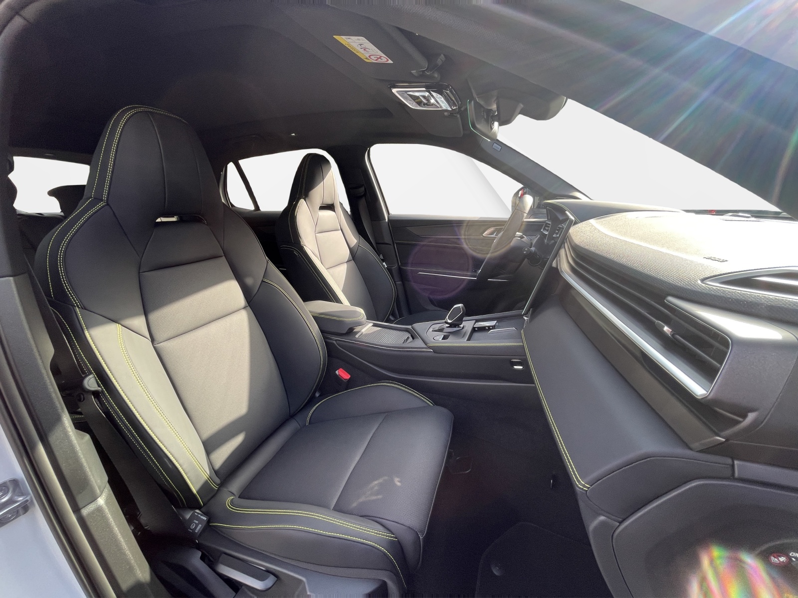 LYNK & CO 01 1.5 PHEV More-image-16