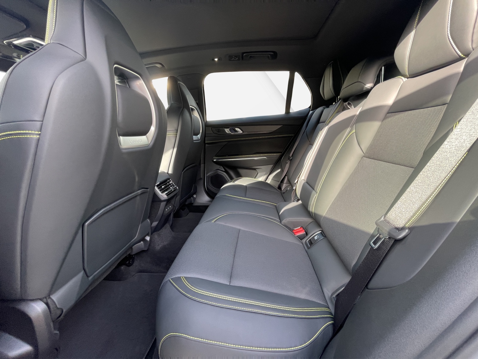 LYNK & CO 01 1.5 PHEV More-image-13