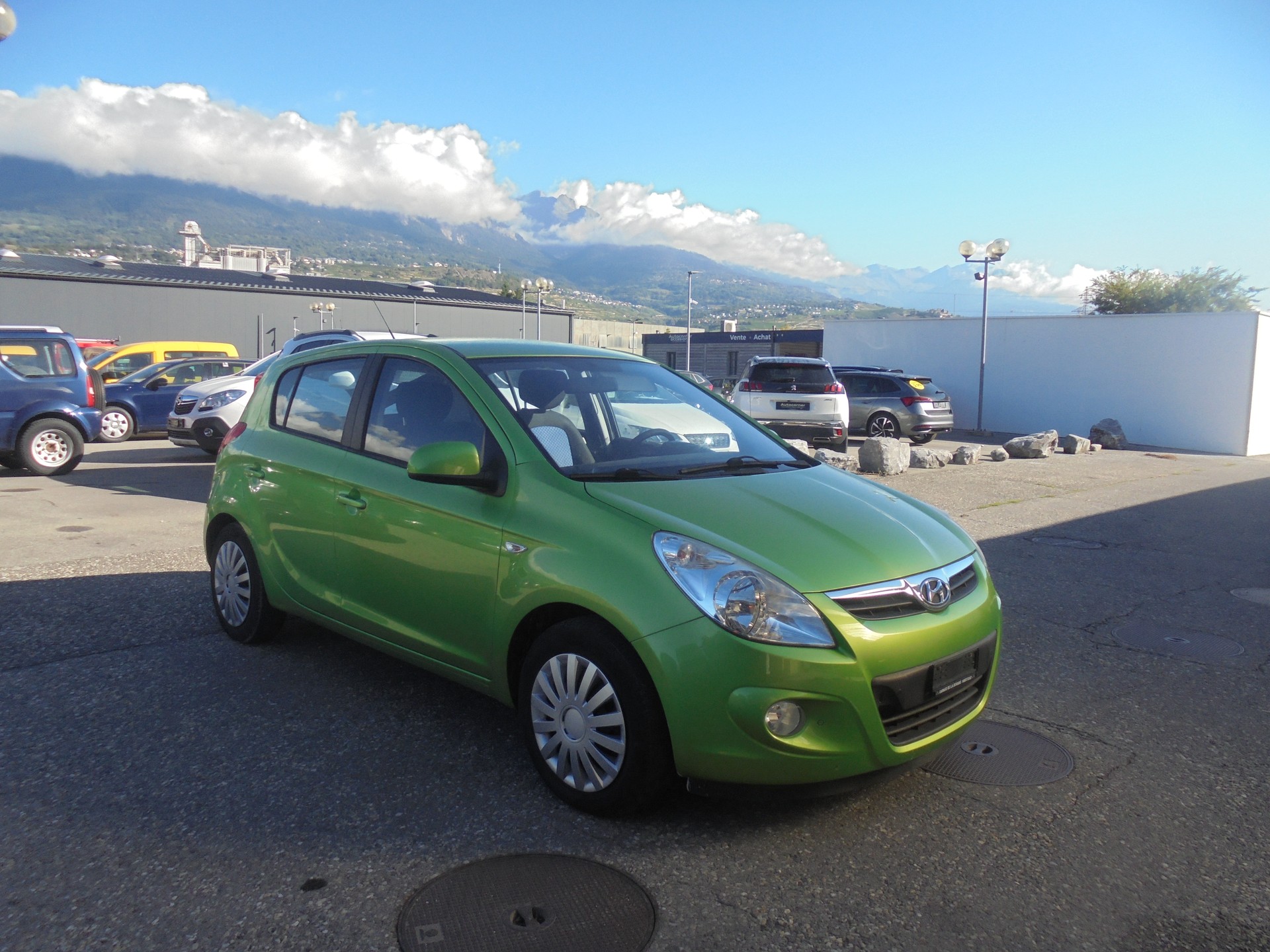 HYUNDAI i20 1.4 Swiss Plus Edition Automatic-image-0