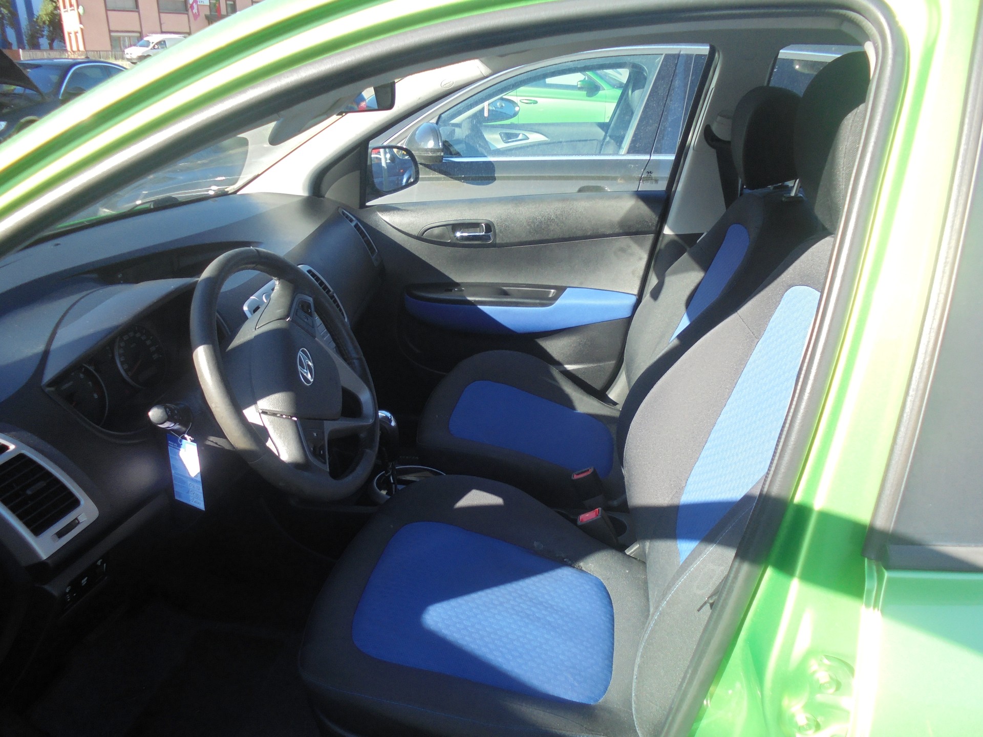 HYUNDAI i20 1.4 Swiss Plus Edition Automatic-image-8