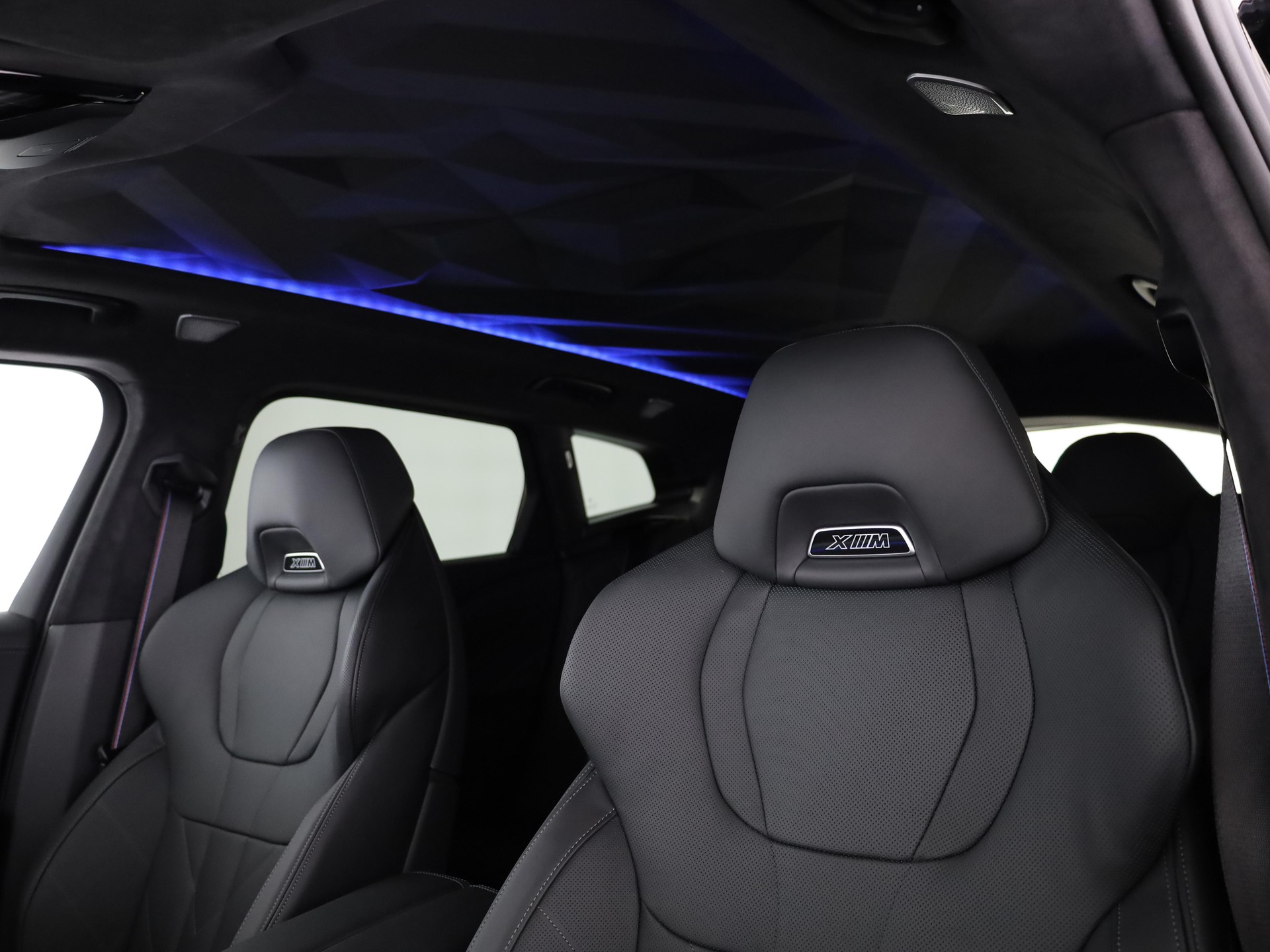 BMW XM 50e Plug-in Hybrid-image-11