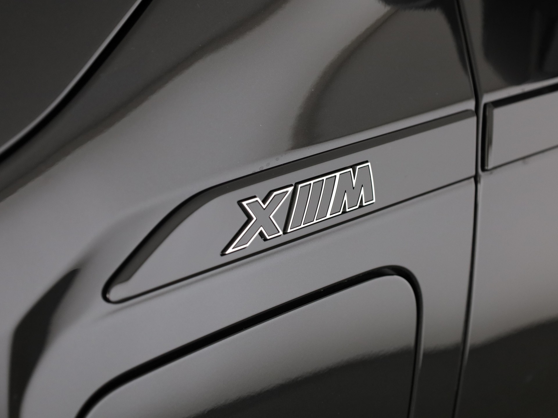 BMW XM 50e Plug-in Hybrid-image-6