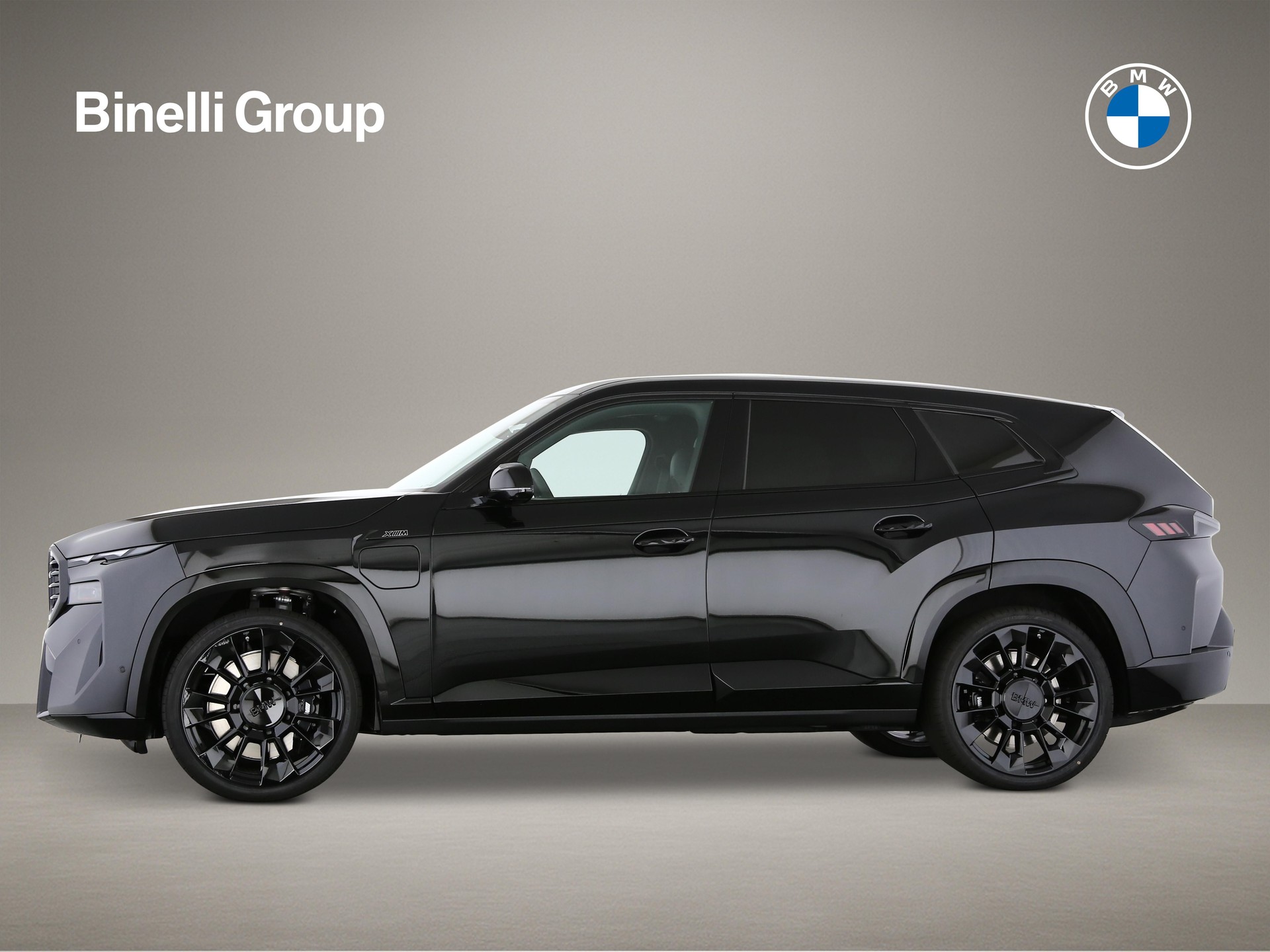 BMW XM 50e Plug-in Hybrid-image-4