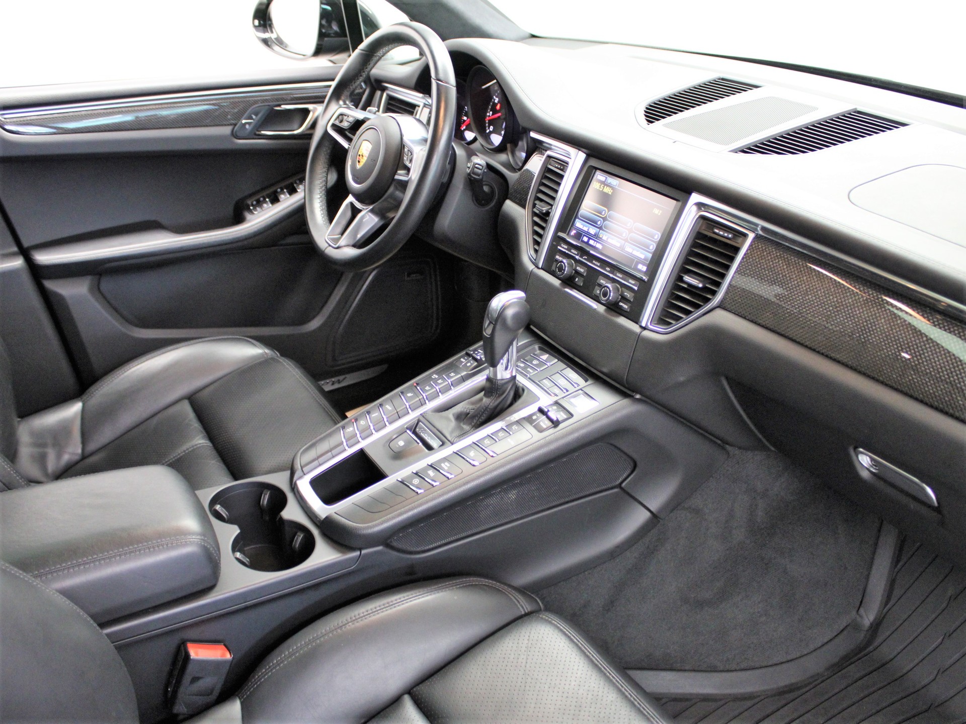 PORSCHE Macan Turbo PDK-image-3