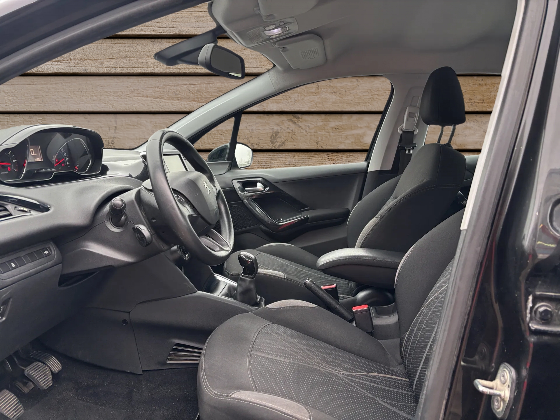 PEUGEOT 208 1.2 VTI Active-image-3